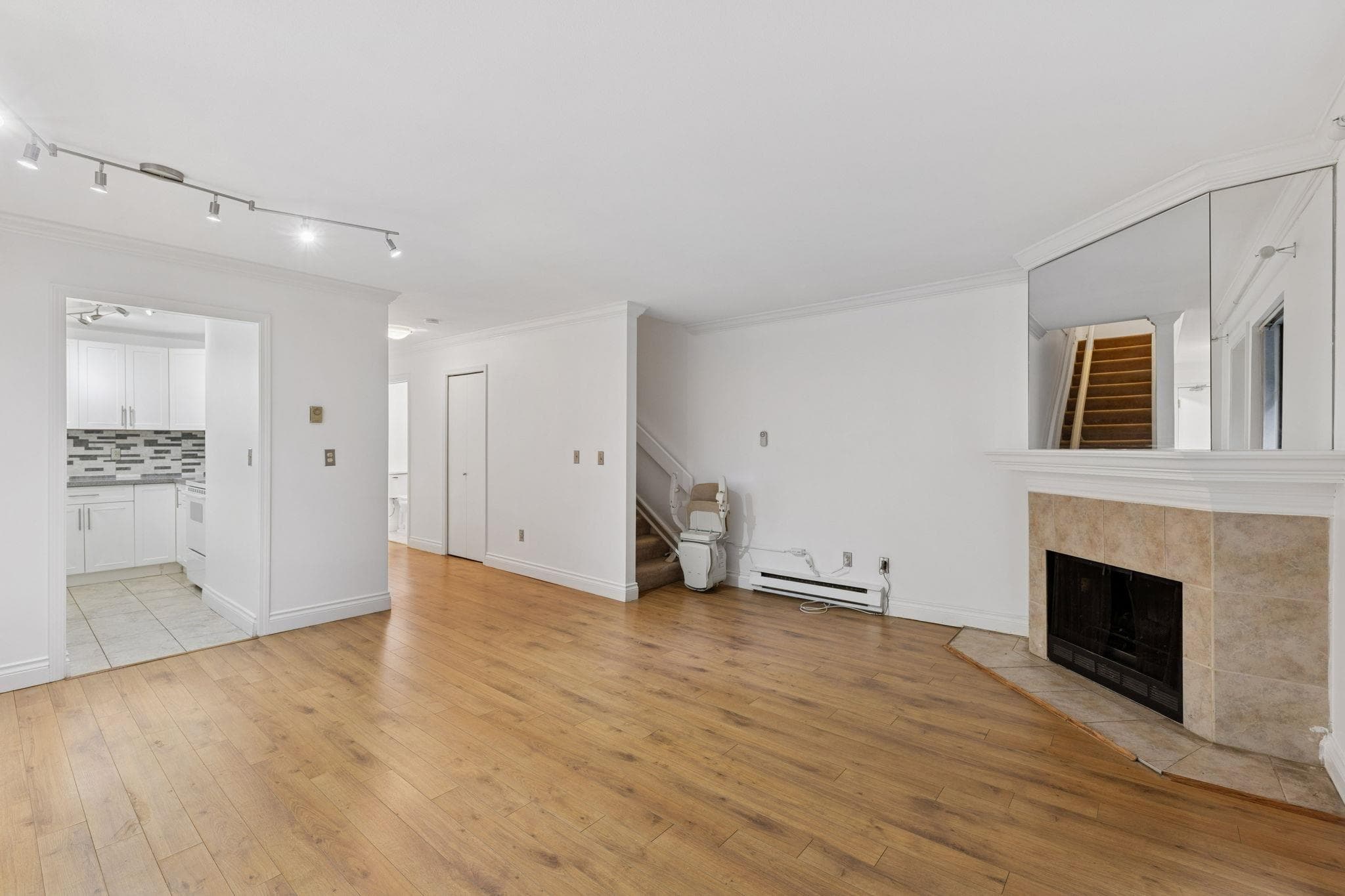 14 - 8820 Westminster Highway, Richmond