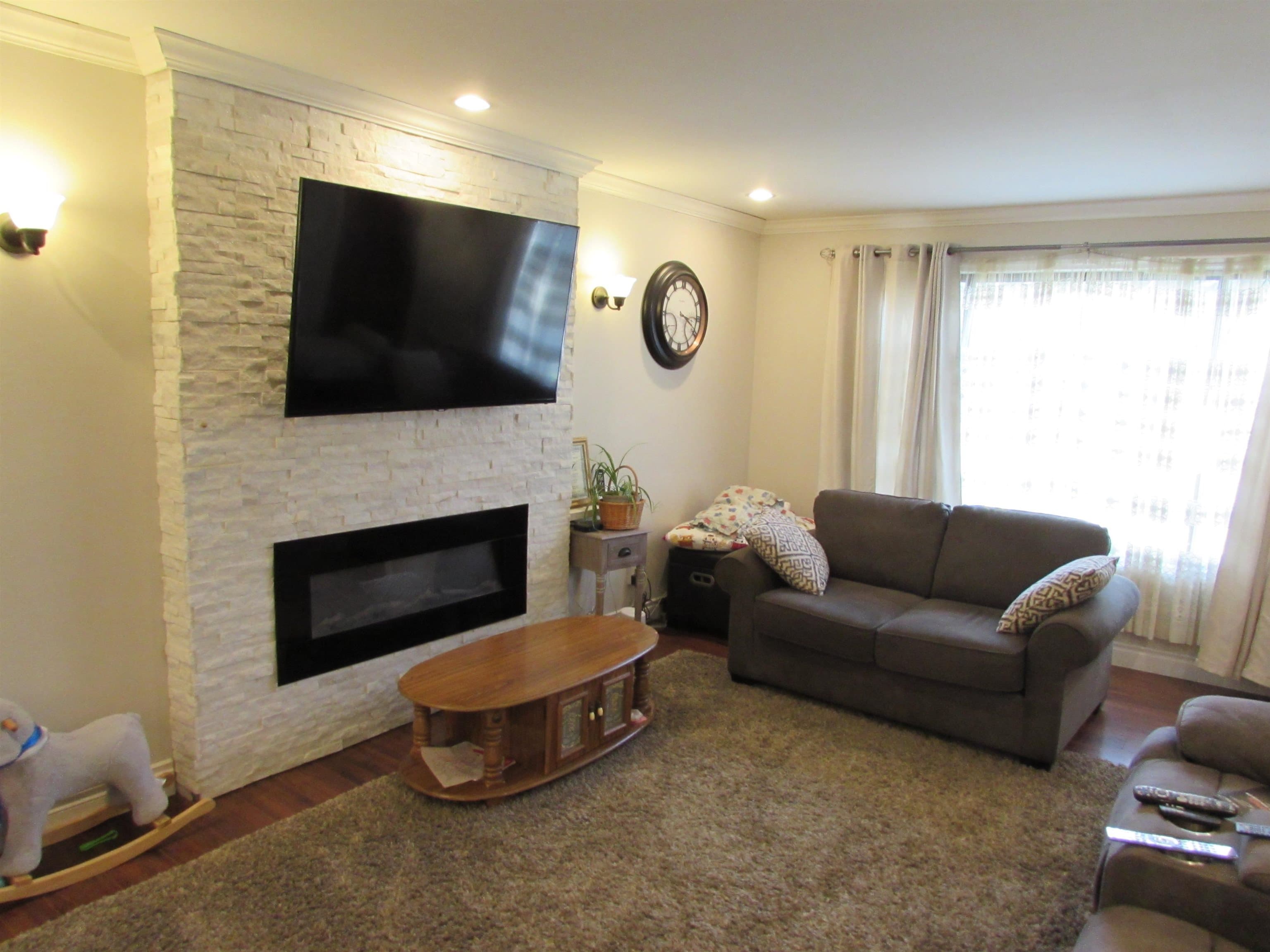 2224 Lumar Place, Abbotsford, V2S 4R9 — photo 2