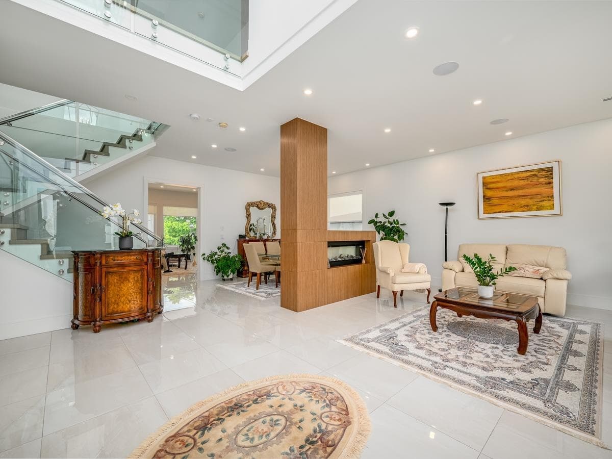 7268 Pandora Street, Burnaby, V5A 1B9 — photo 2