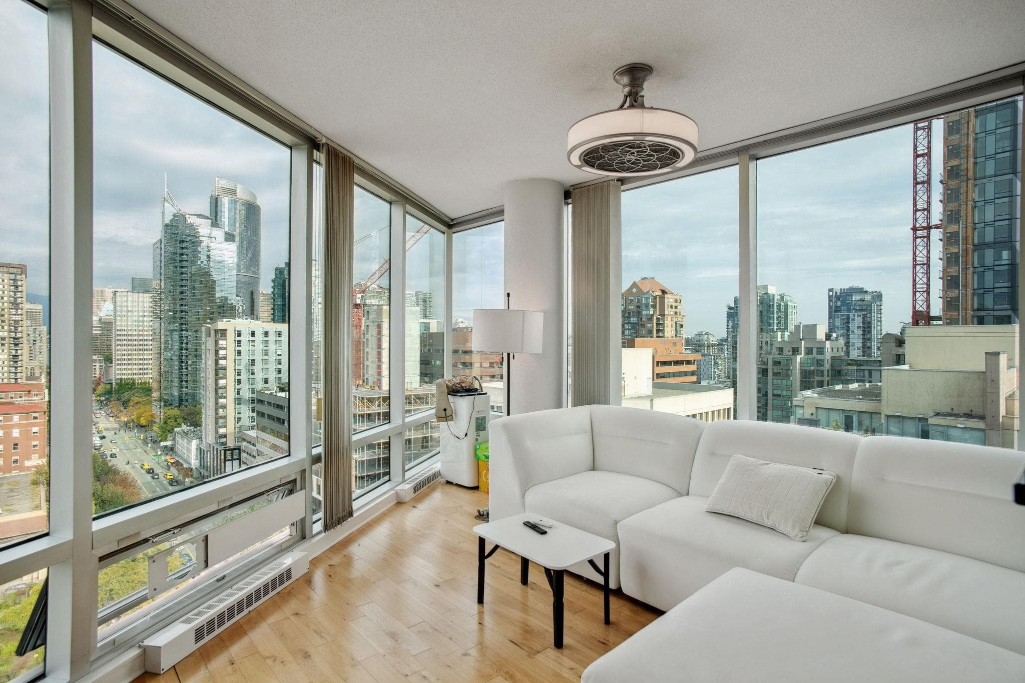 1702 - 1003 Burnaby Street, Vancouver, V6E 4R7 — photo 1