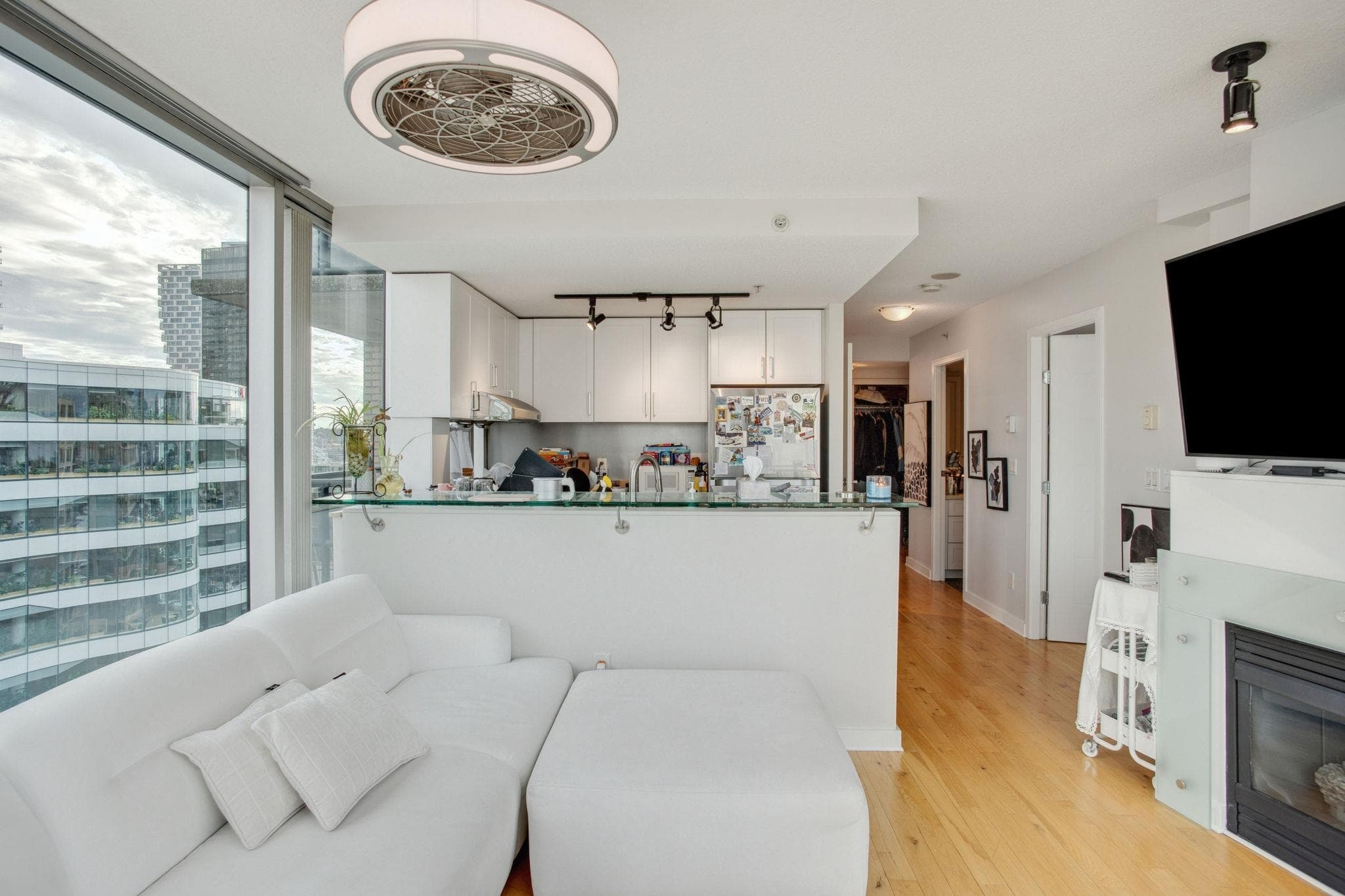 1702 - 1003 Burnaby Street, Vancouver, V6E 4R7 — photo 4