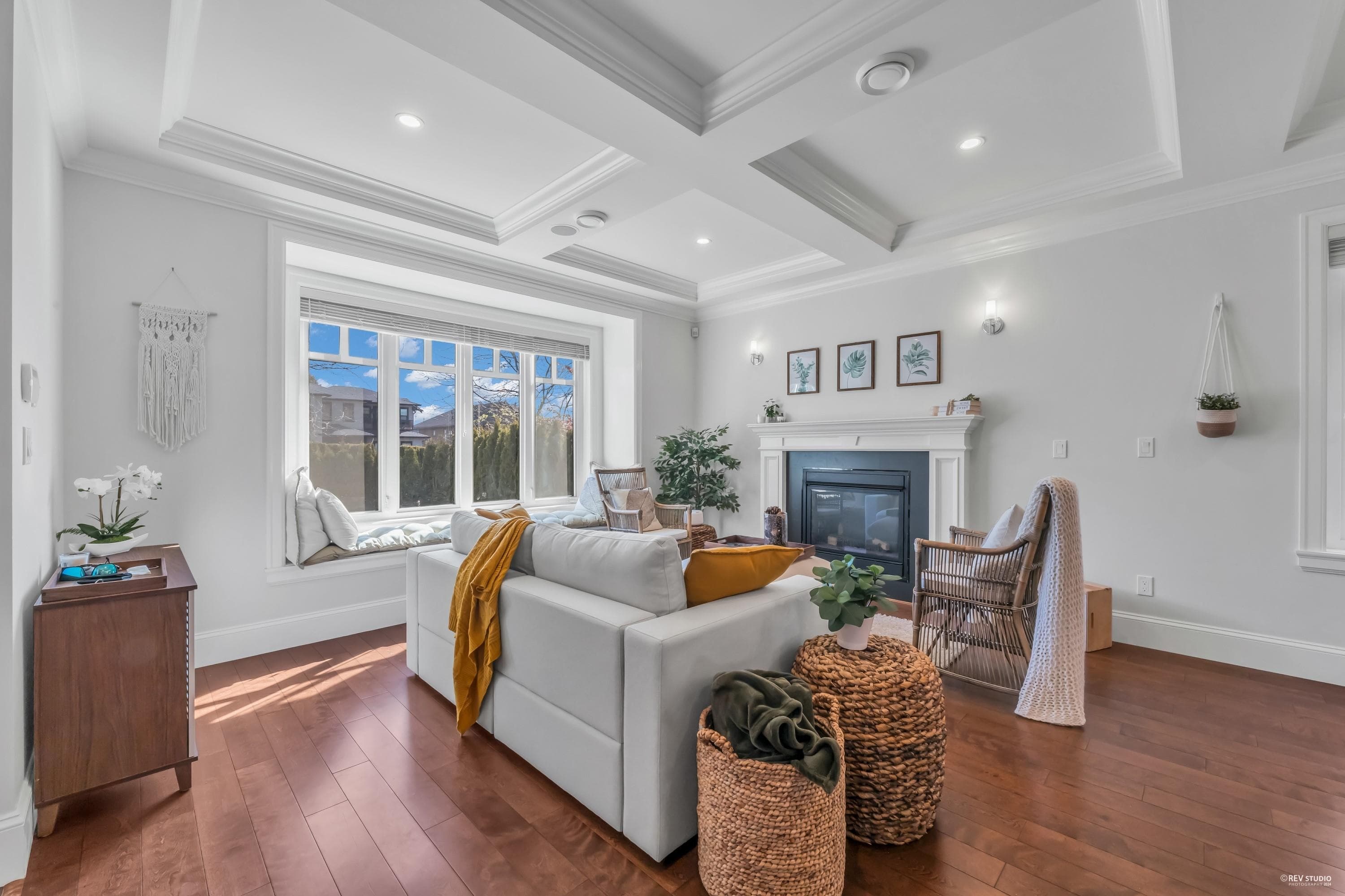 338 W 17th Street, North Vancouver, V7M 1V8 — photo 2