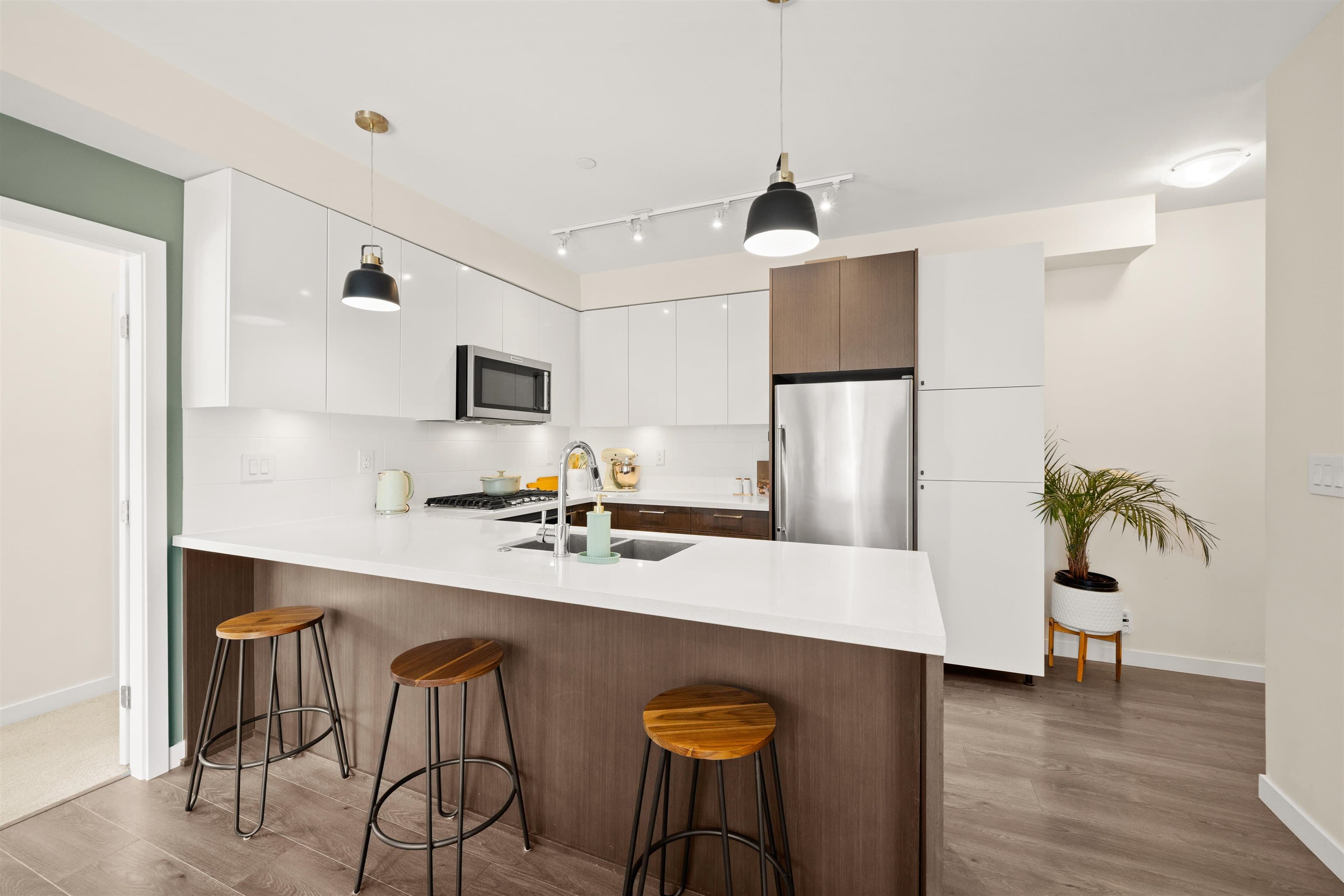 305 - 28 E Royal Avenue, New Westminster, V3L 0B7 — photo 4