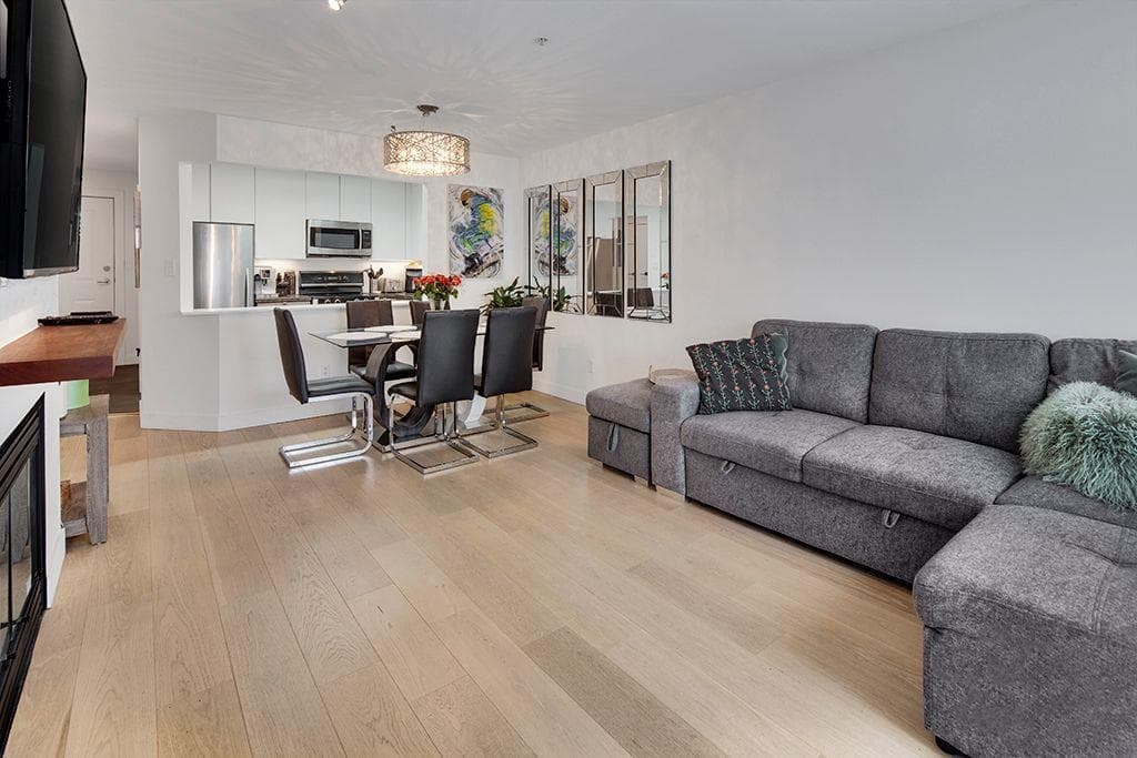 411 - 108 W Esplanade Avenue, North Vancouver, V7M 3M8 — photo 3