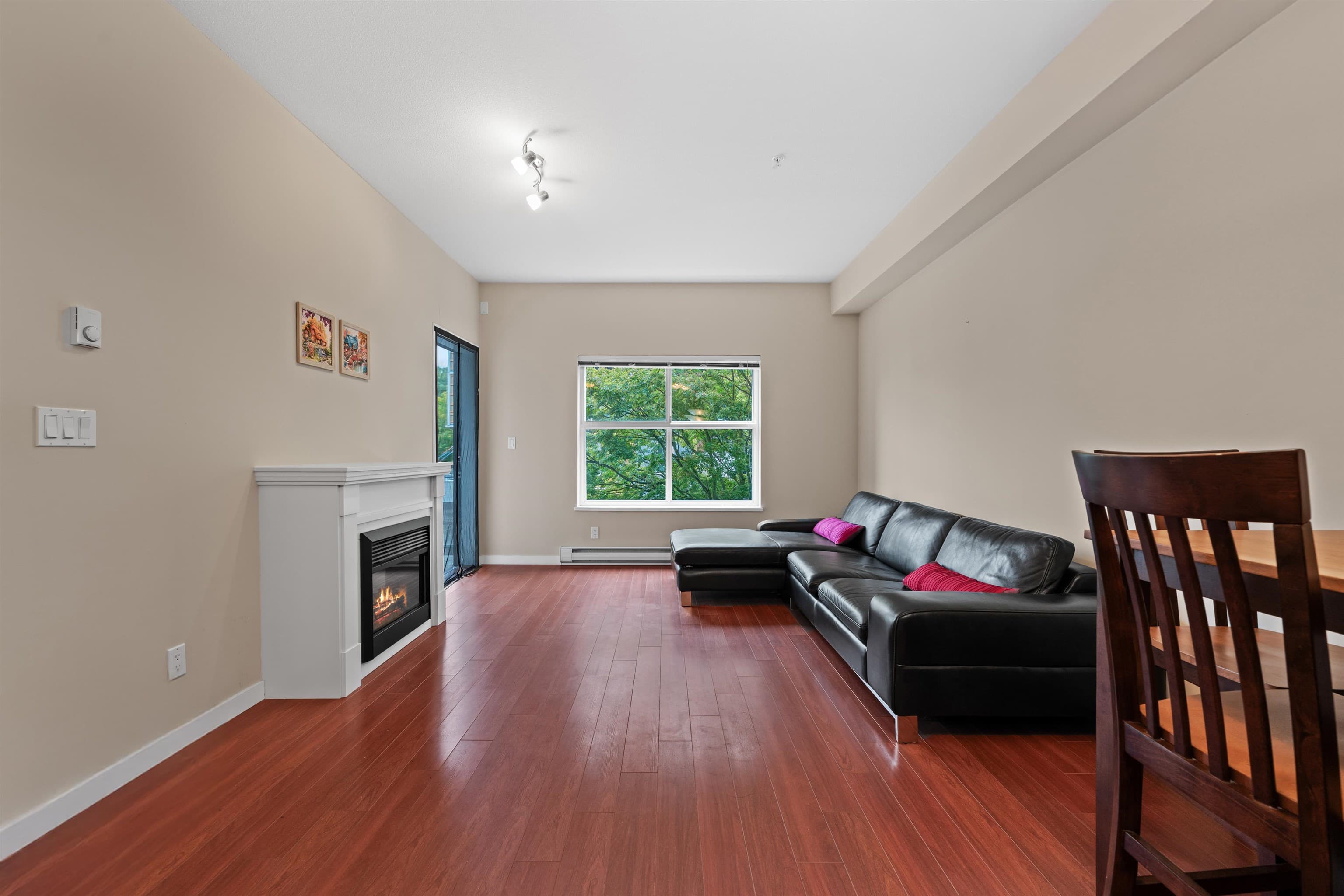 204 - 2488 Kelly Avenue, Port Coquitlam, V3C 1Y4 — photo 2