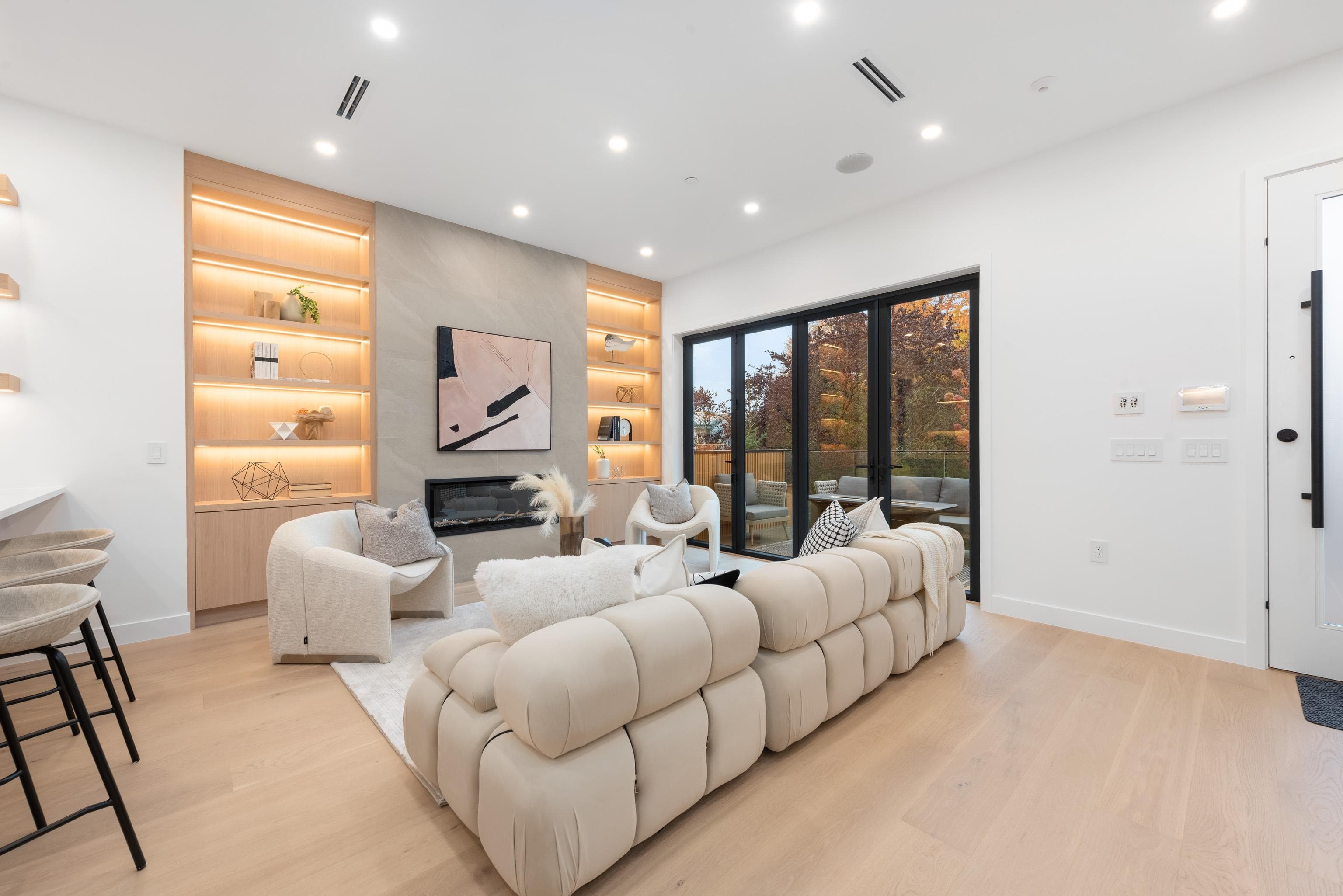 1 - 312 E 37th Avenue, Vancouver, V5W 1E7 — photo 3