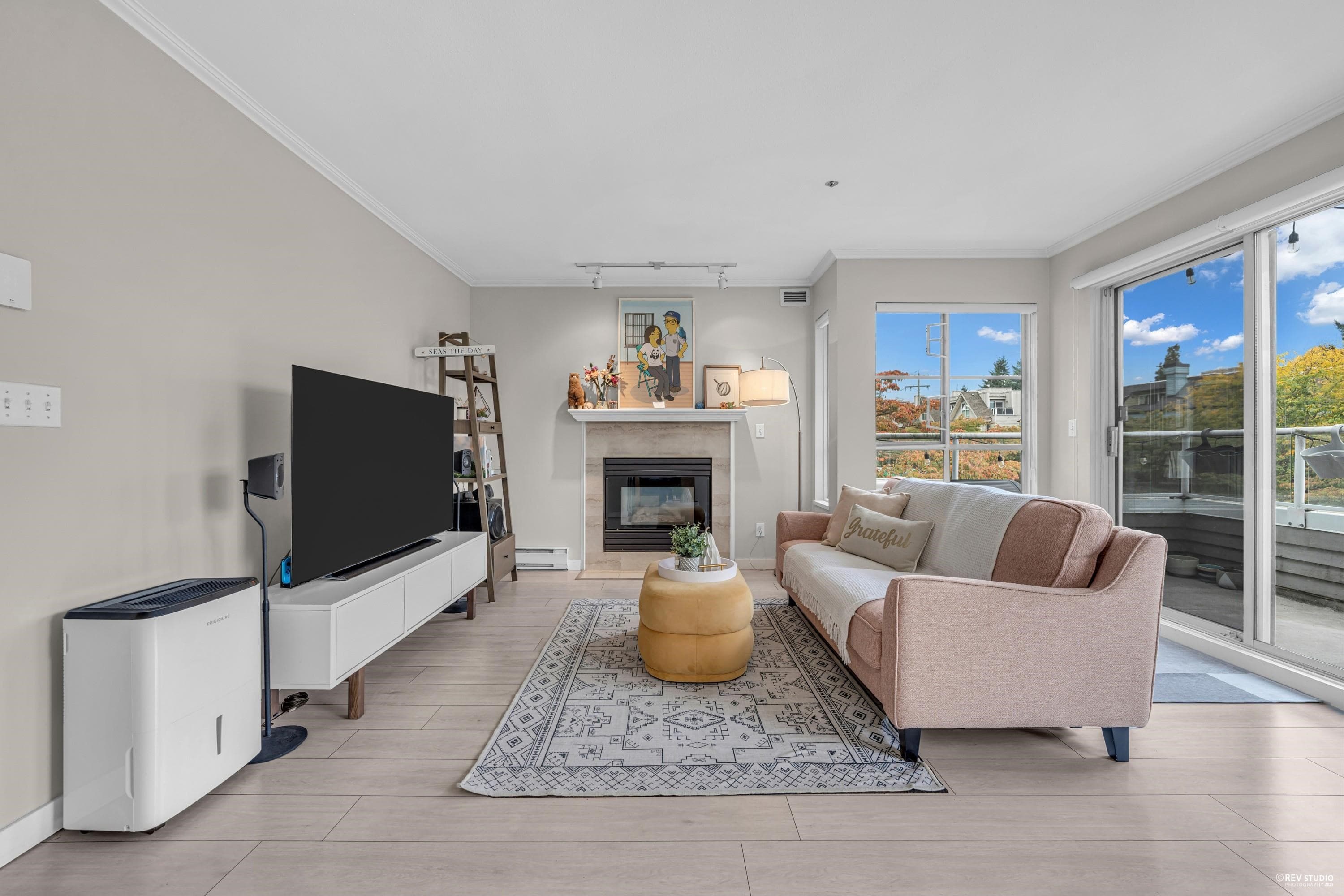 305 - 868 W 16th Avenue, Vancouver, V5Z 1T1 — photo 2