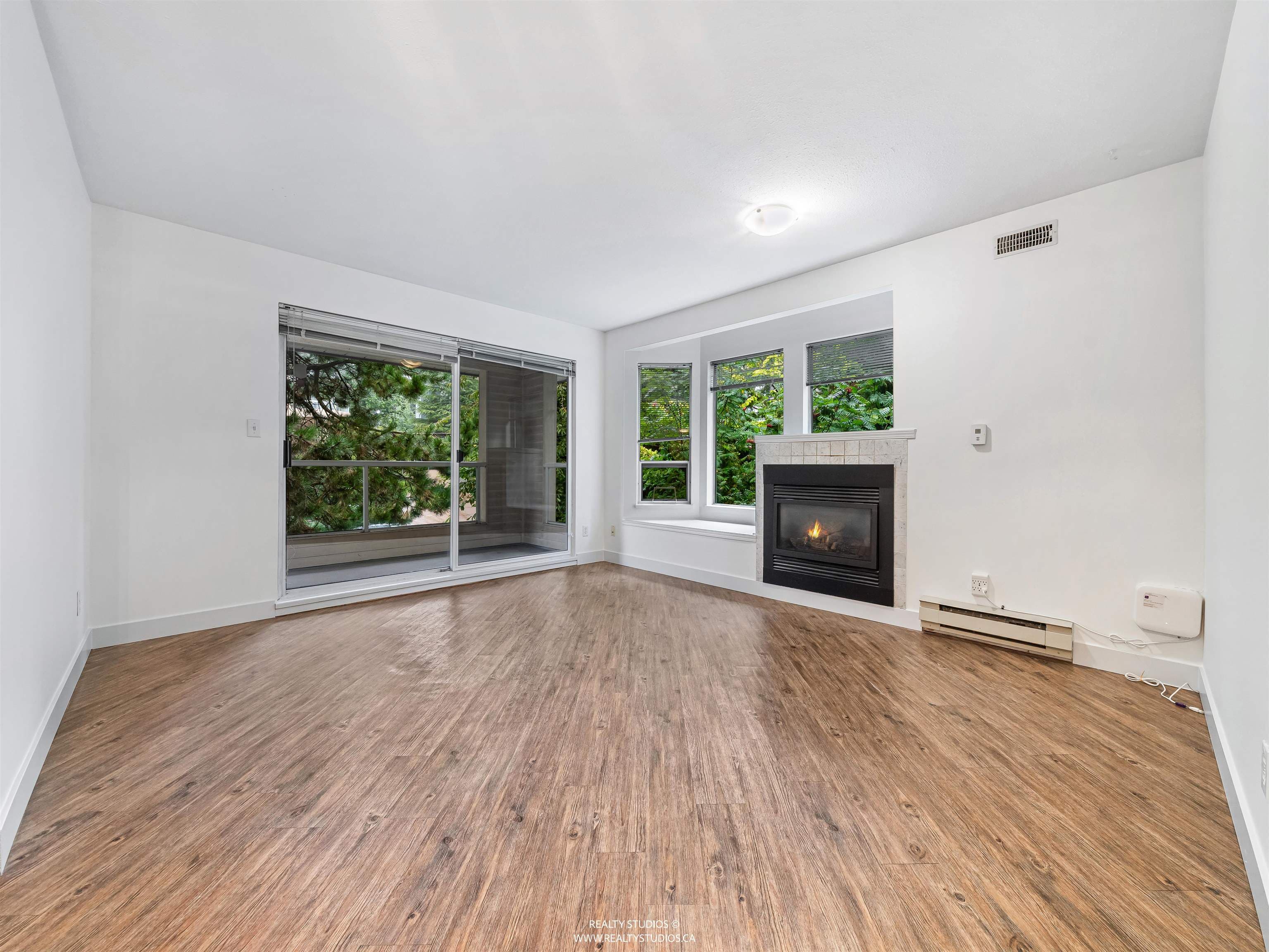 303 - 123 E 6th Street, North Vancouver, V7L 1N9 — photo 2