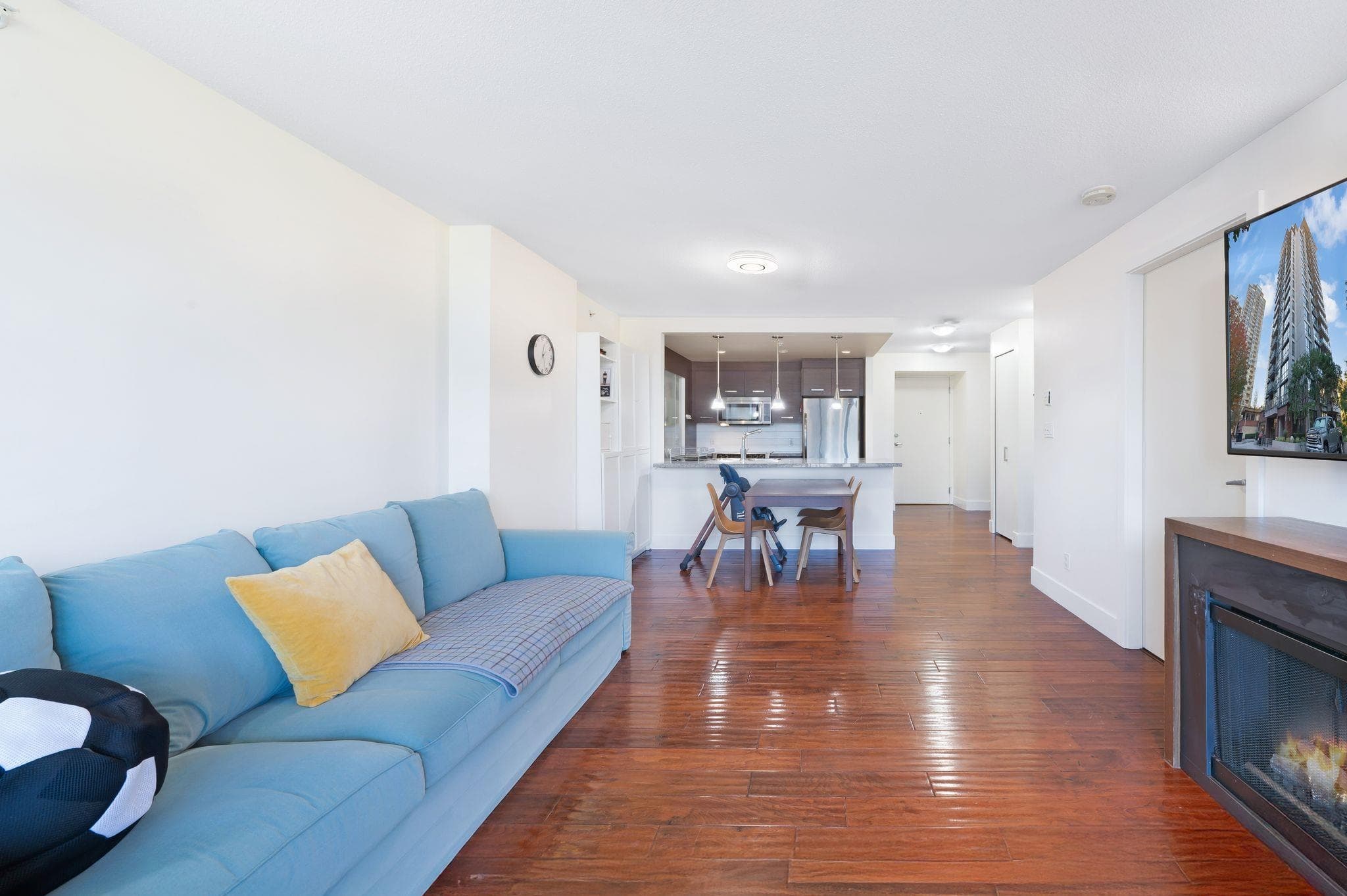 903 - 2959 Glen Drive, Coquitlam, V3B 0B8 — photo 4