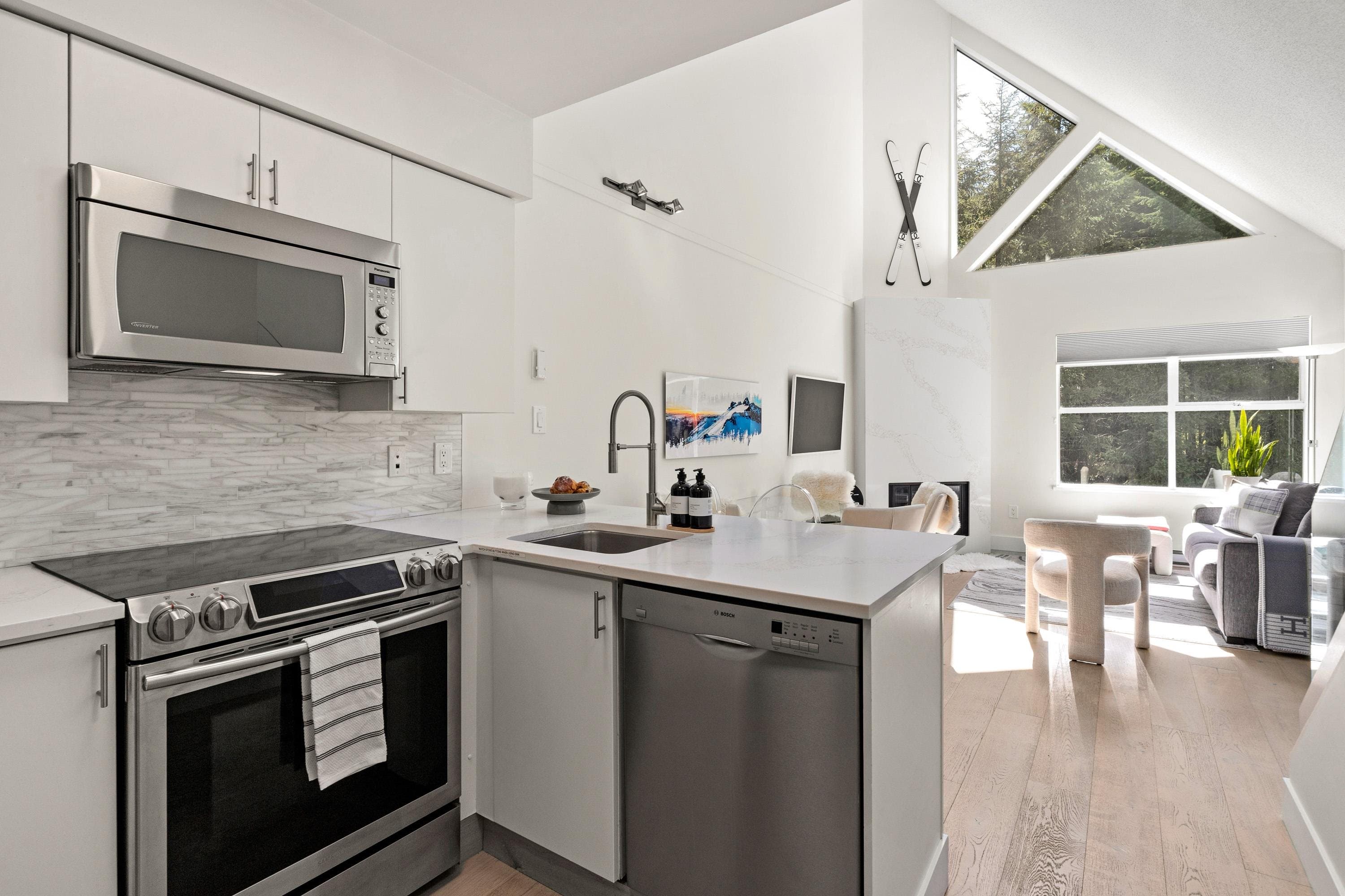306 - 4749 Spearhead Drive, Whistler, V8E 1E9 — photo 5