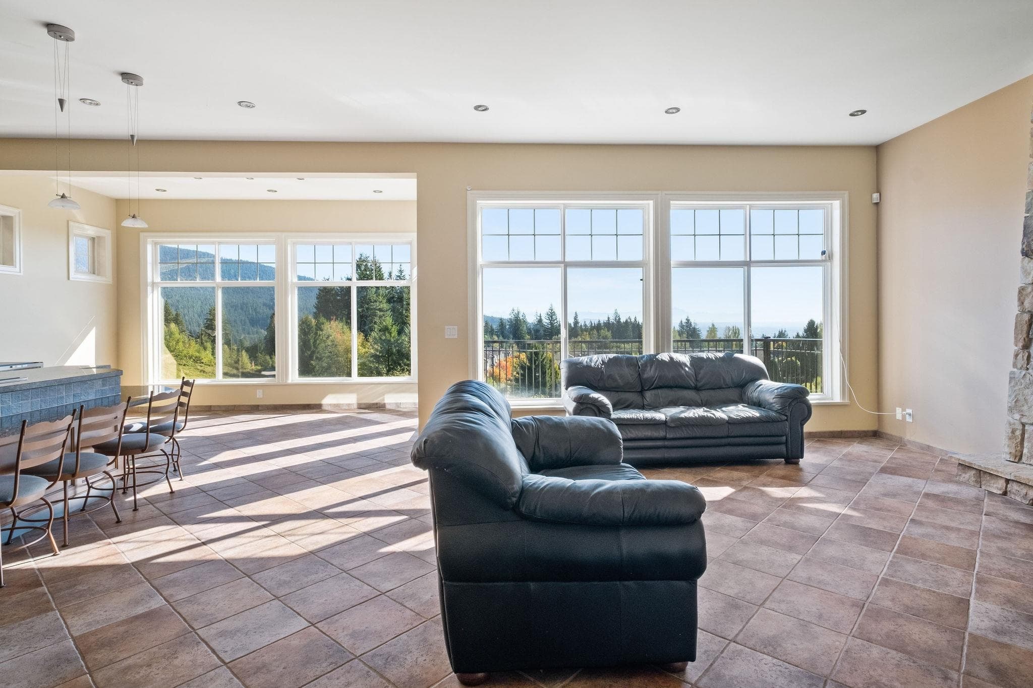 3233 Chartwell Lane, Coquitlam, V3E 3N1 — photo 4