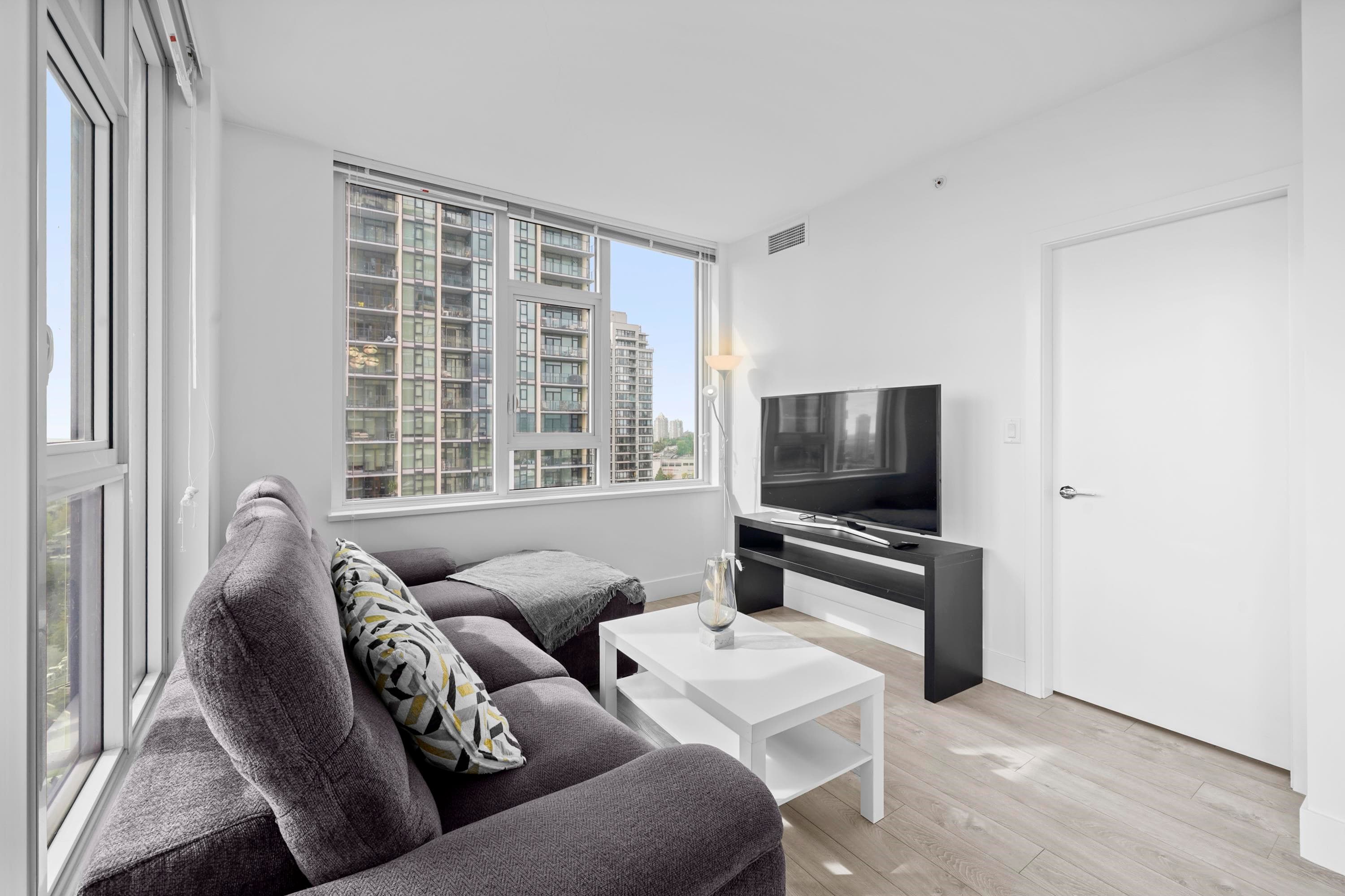 1610 - 7303 Noble Lane, Burnaby, V3N 0H2 — photo 2