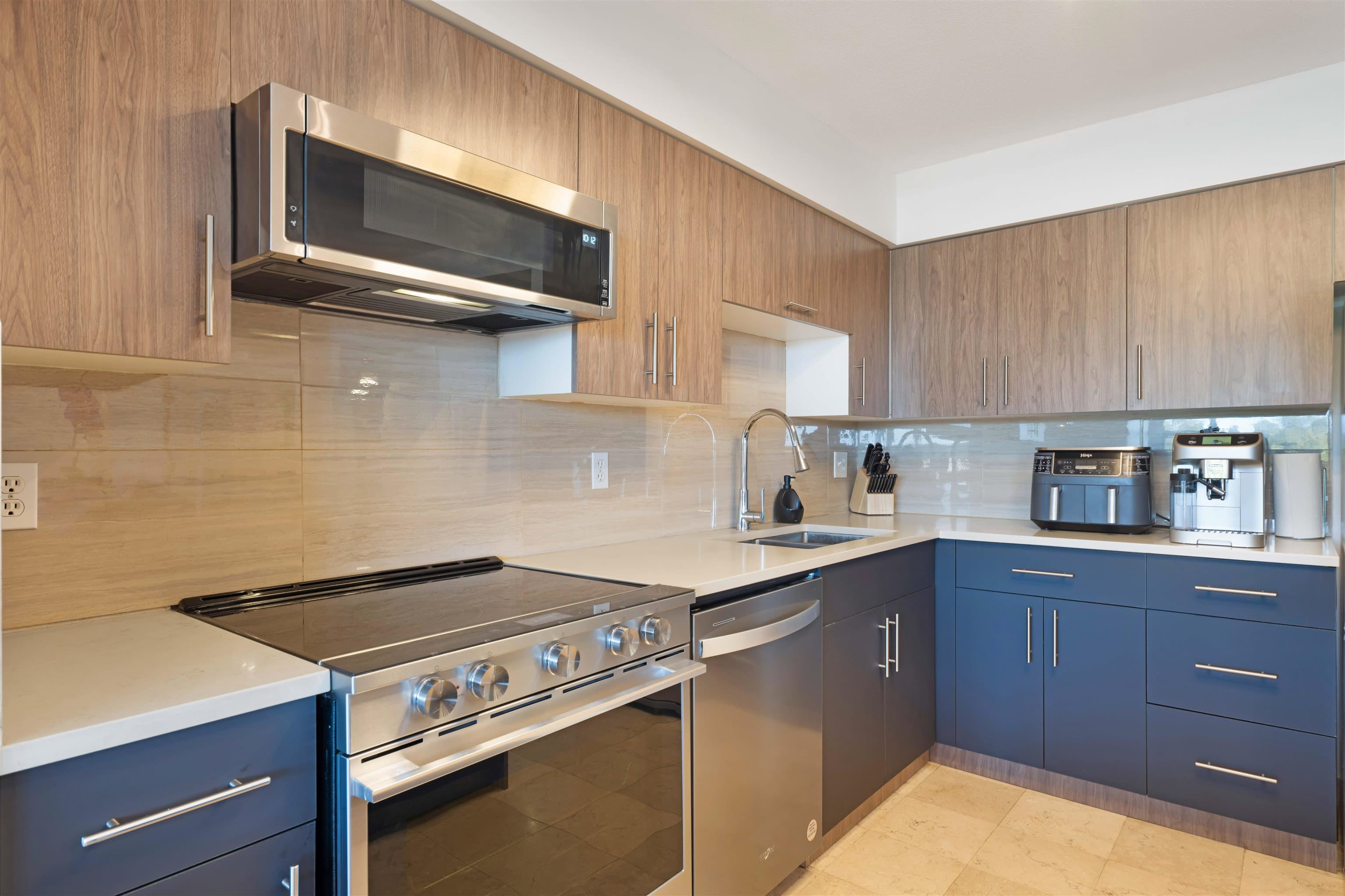 803 - 1327 E Keith Road, North Vancouver, V7J 3T5 — photo 5