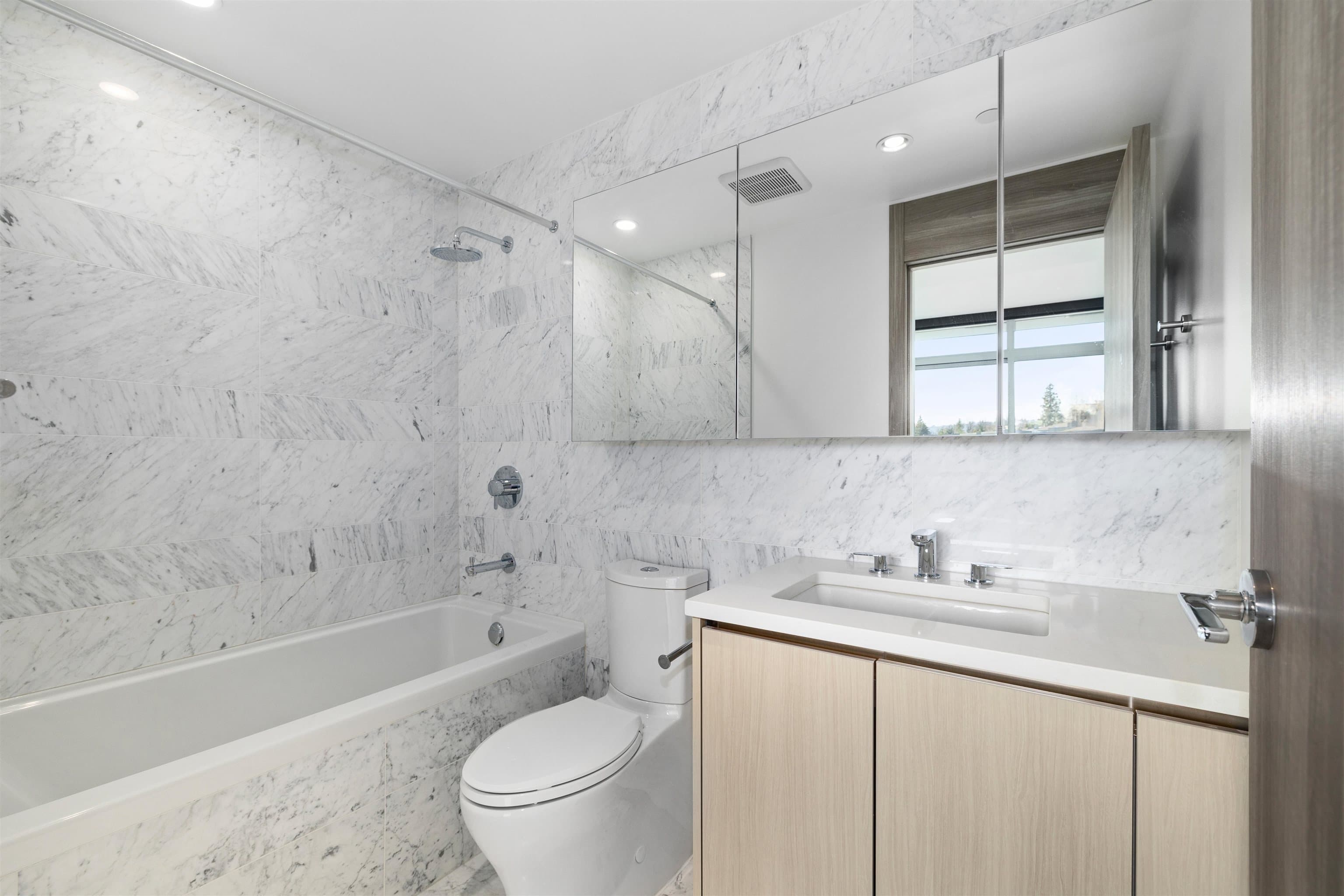 406 - 4720 Lougheed Highway, Burnaby, V5C 0M8 — photo 5