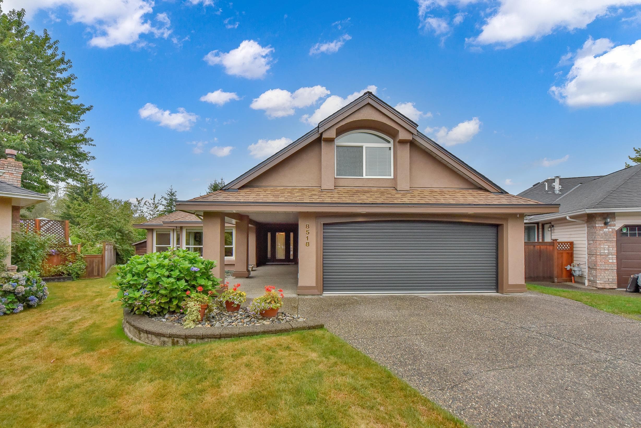 8518 165a Street, Surrey, V4N 3H2 — photo 2