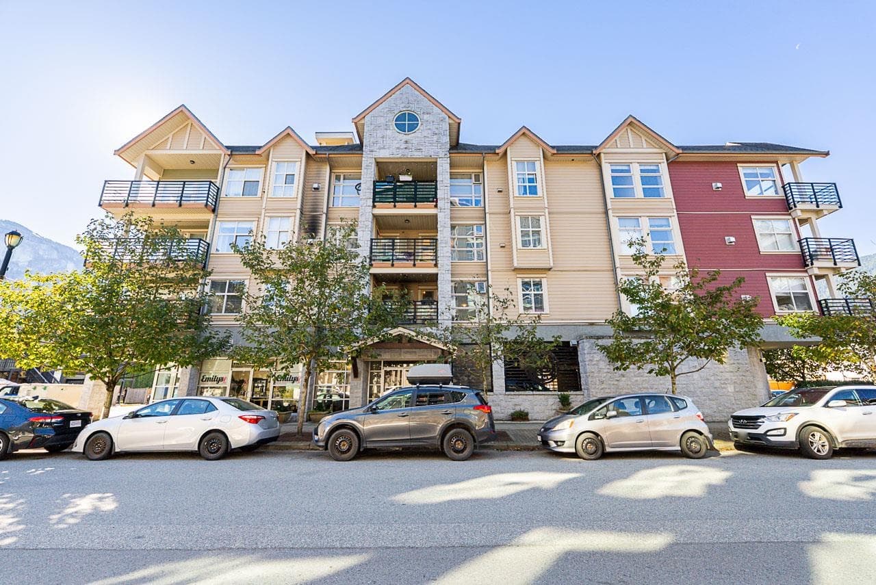 402 - 1310 Victoria Street, Squamish, V0N 3G0 — photo 2