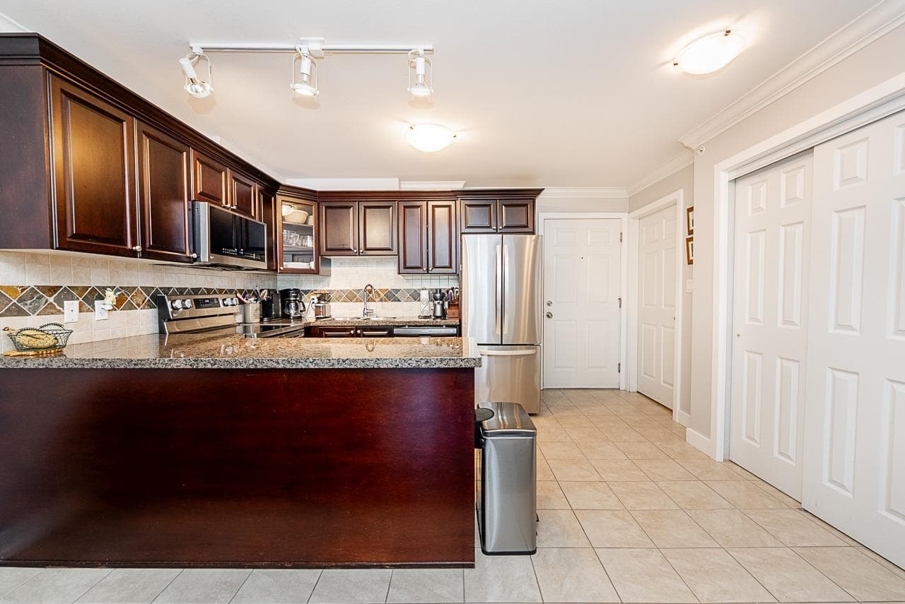 402 - 1310 Victoria Street, Squamish, V0N 3G0 — photo 5