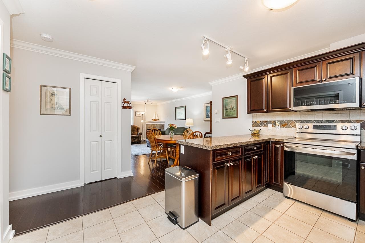 402 - 1310 Victoria Street, Squamish, V0N 3G0 — photo 4