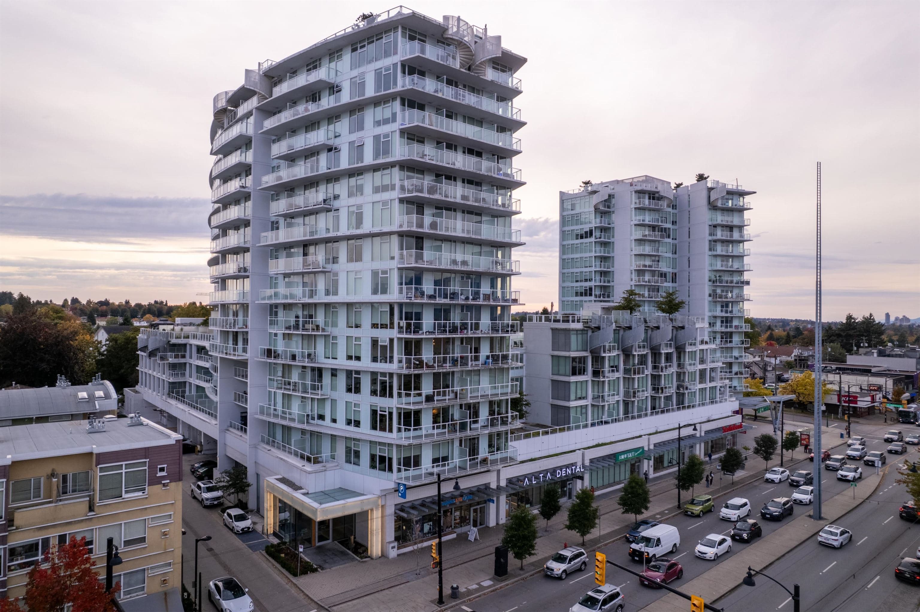 1107 - 2220 Kingsway, Vancouver