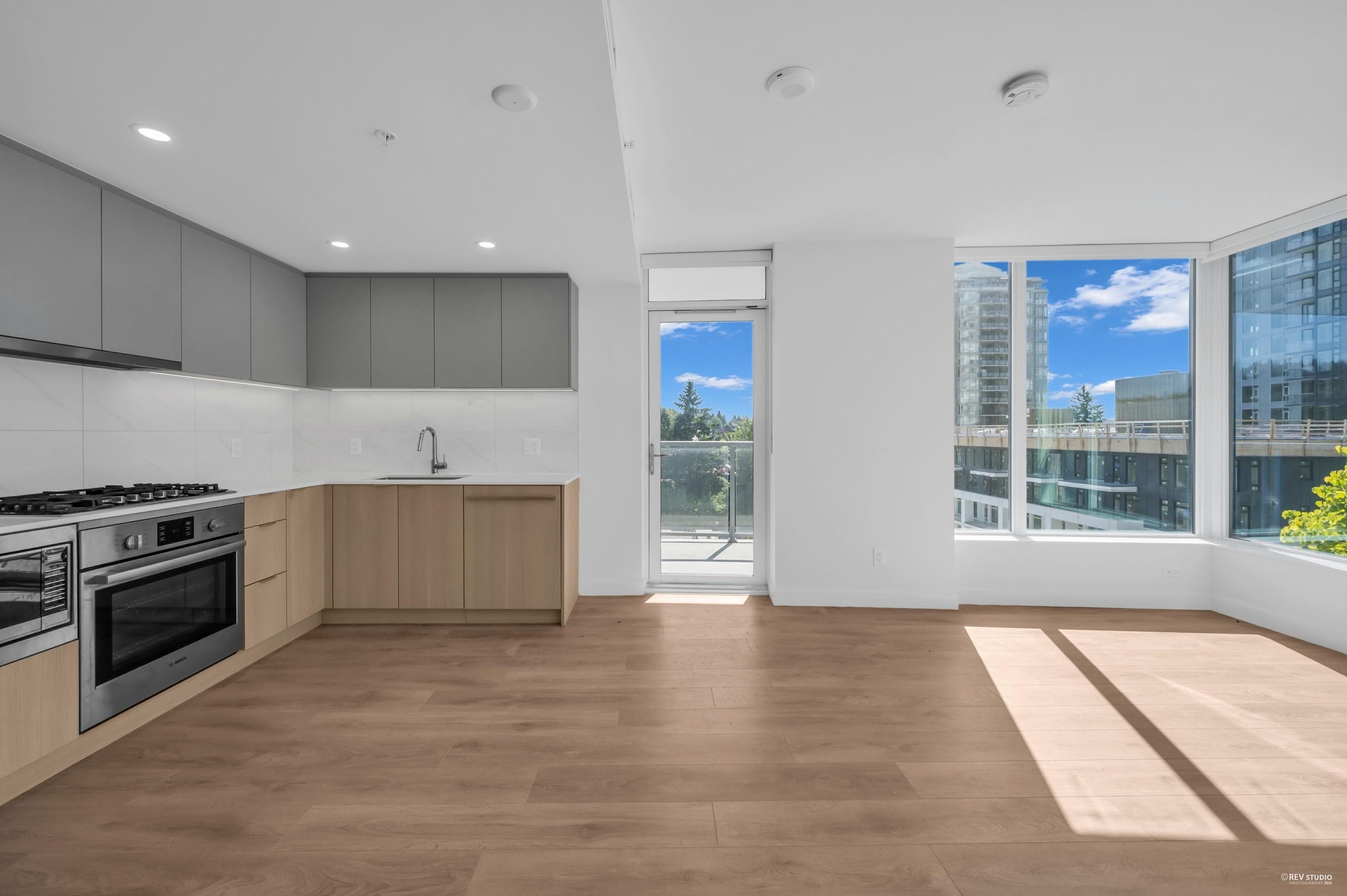 704 - 318 Alderson Avenue, Coquitlam, V3K 0J1 — photo 4
