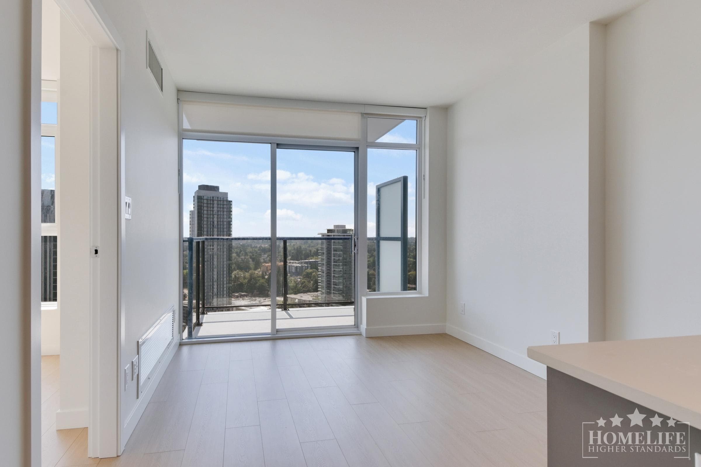 2311 - 13745 George Junction, Surrey, V3T 0V8 — photo 5