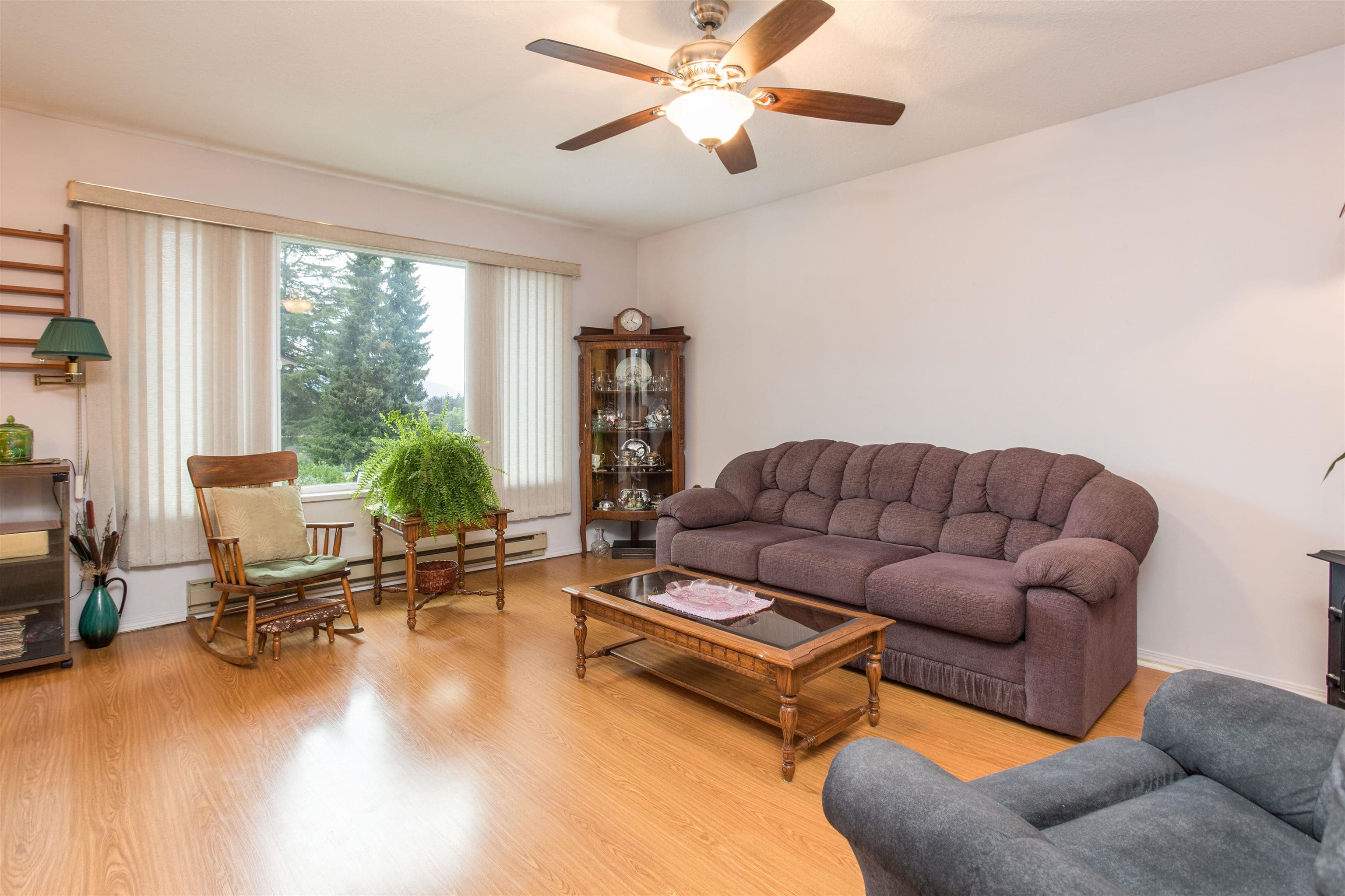 201 - 2853 Bourquin Crescent, Abbotsford, V2S 6H6 — photo 2