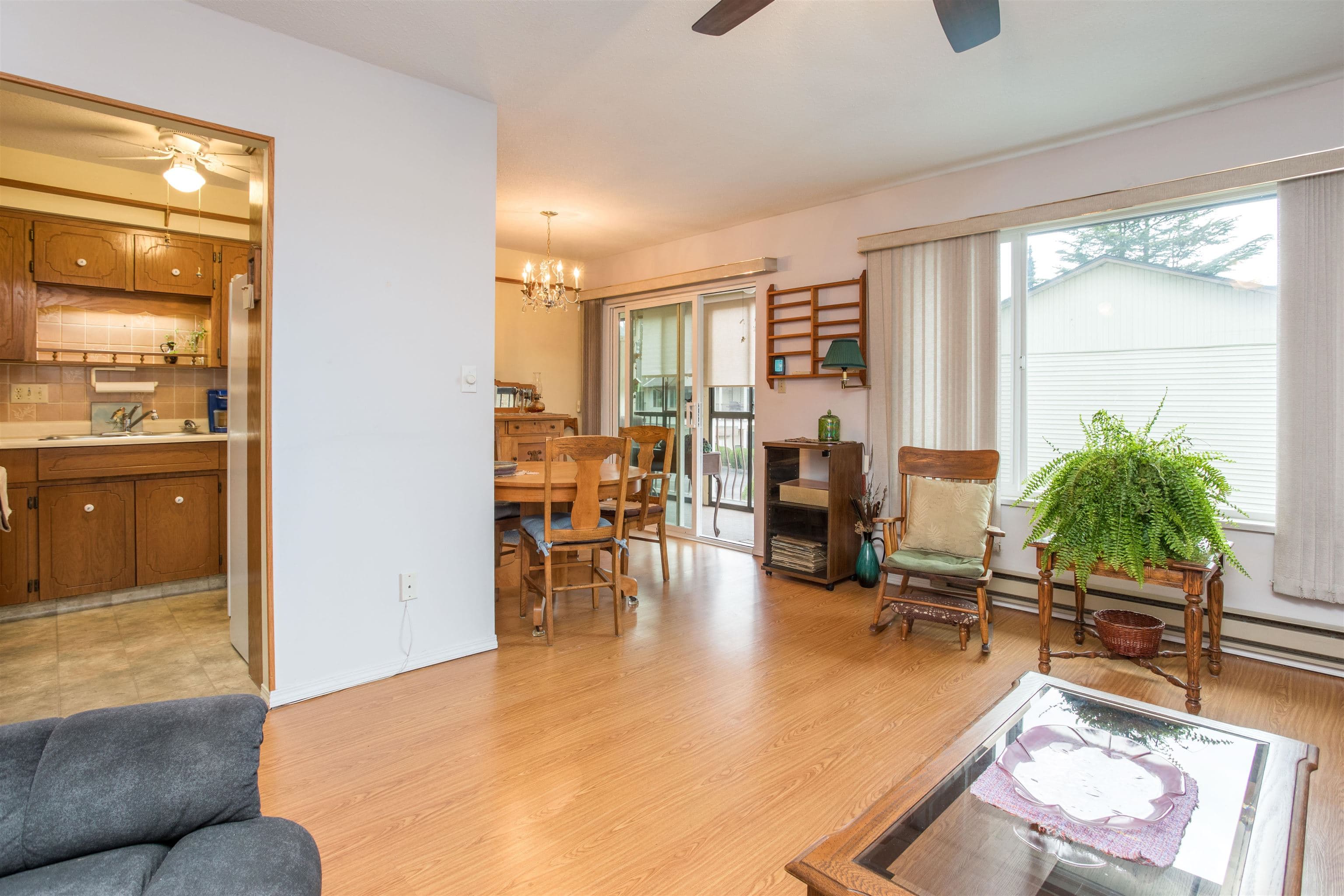 201 - 2853 Bourquin Crescent, Abbotsford, V2S 6H6 — photo 5