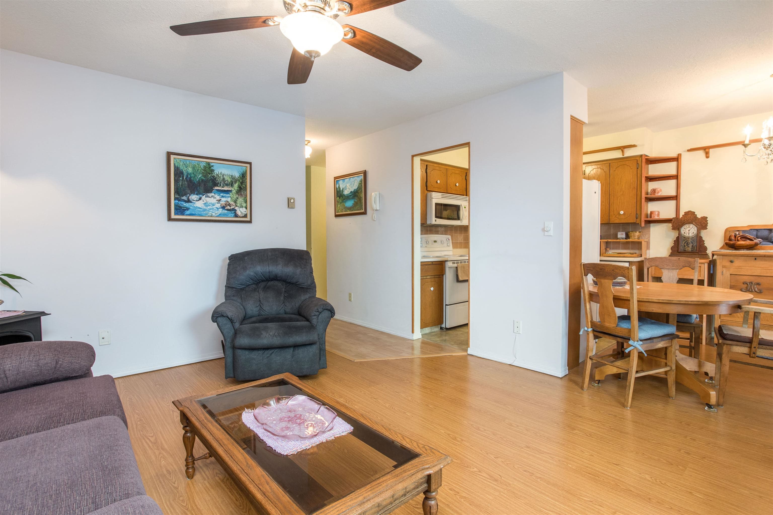 201 - 2853 Bourquin Crescent, Abbotsford, V2S 6H6 — photo 4