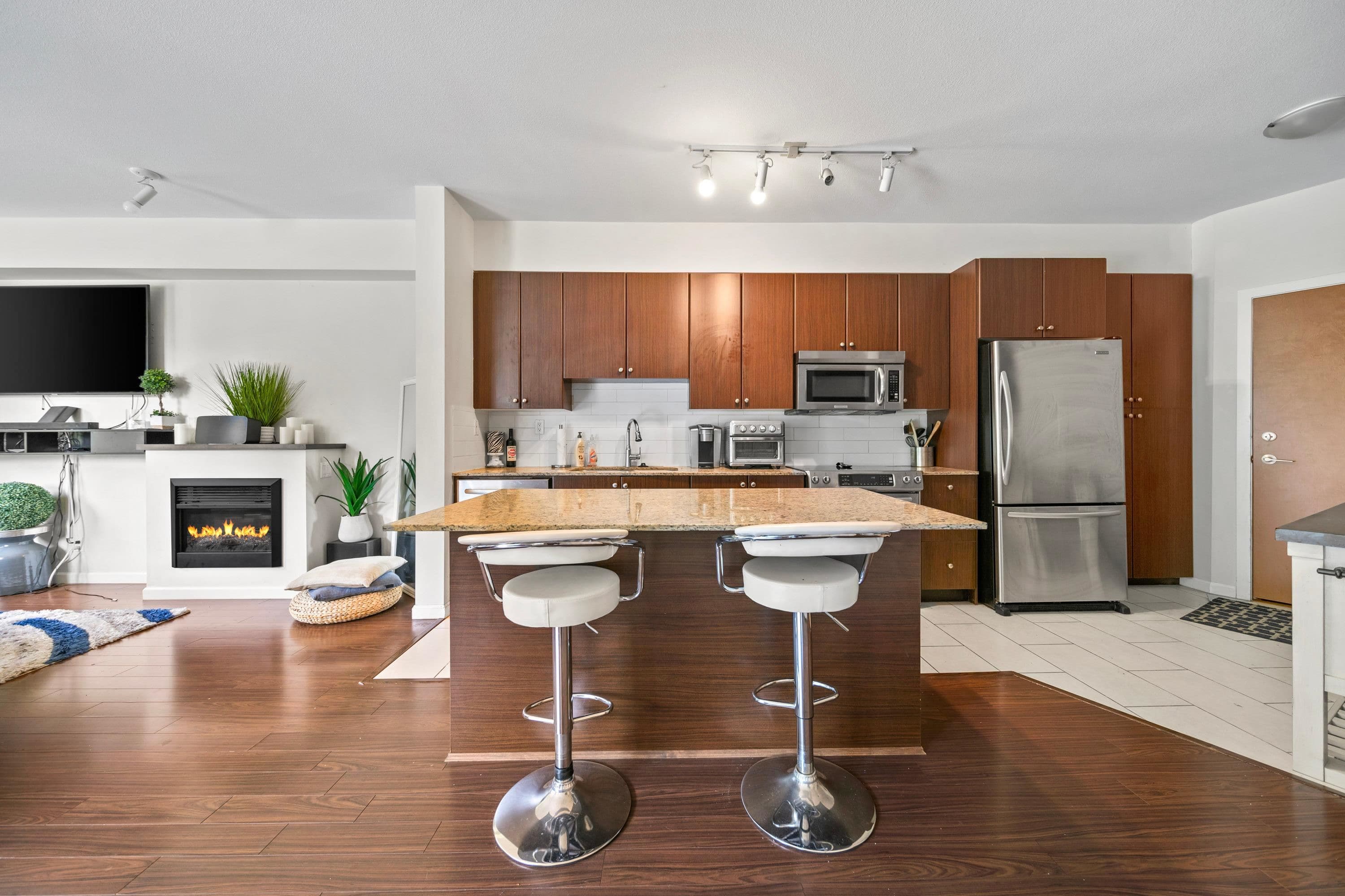 207 - 275 Ross Drive, New Westminster, V3L 0B6 — photo 5
