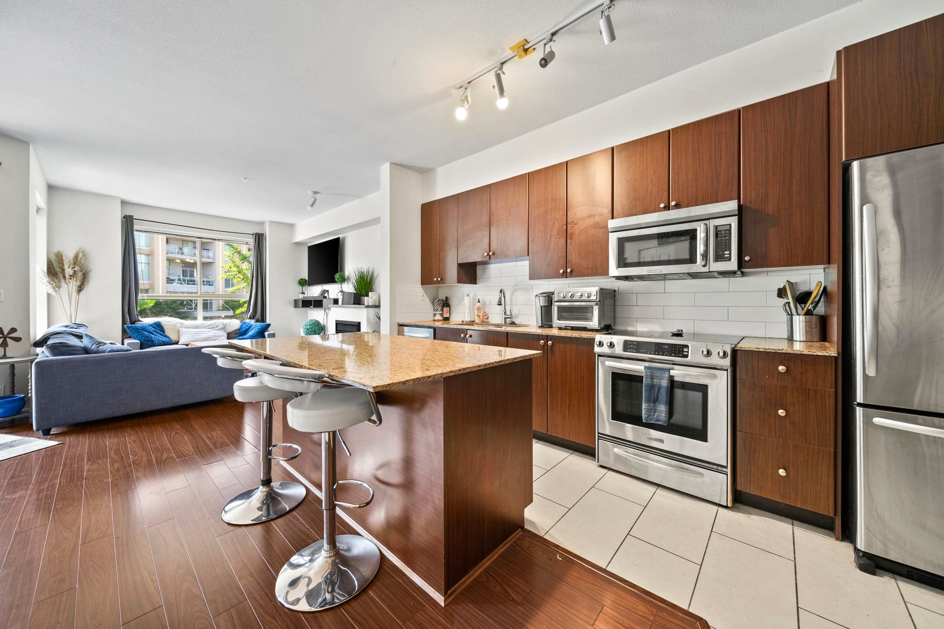 207 - 275 Ross Drive, New Westminster, V3L 0B6 — photo 4