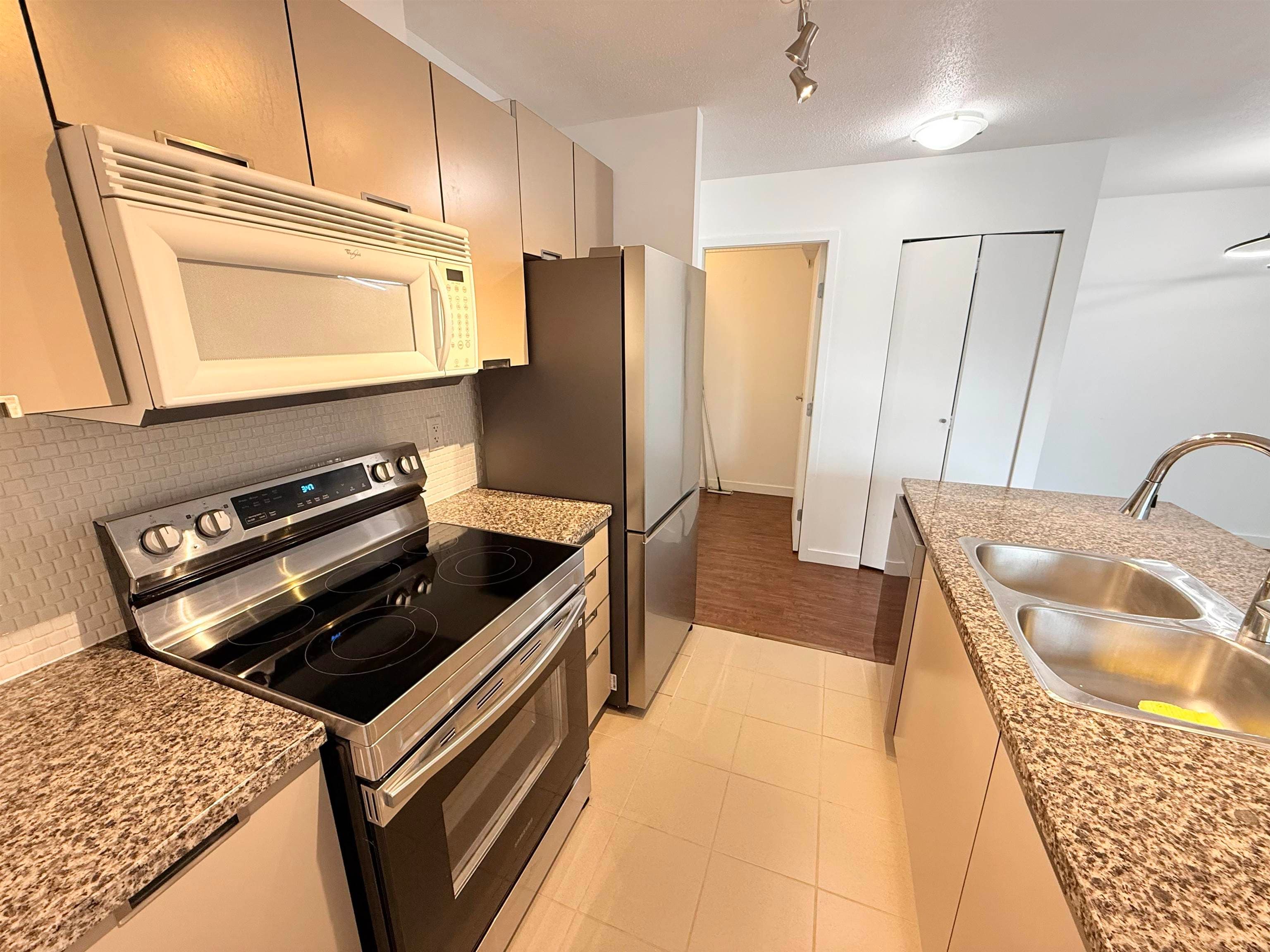 1202 - 1082 Seymour Street, Vancouver, V6B 1X9 — photo 2