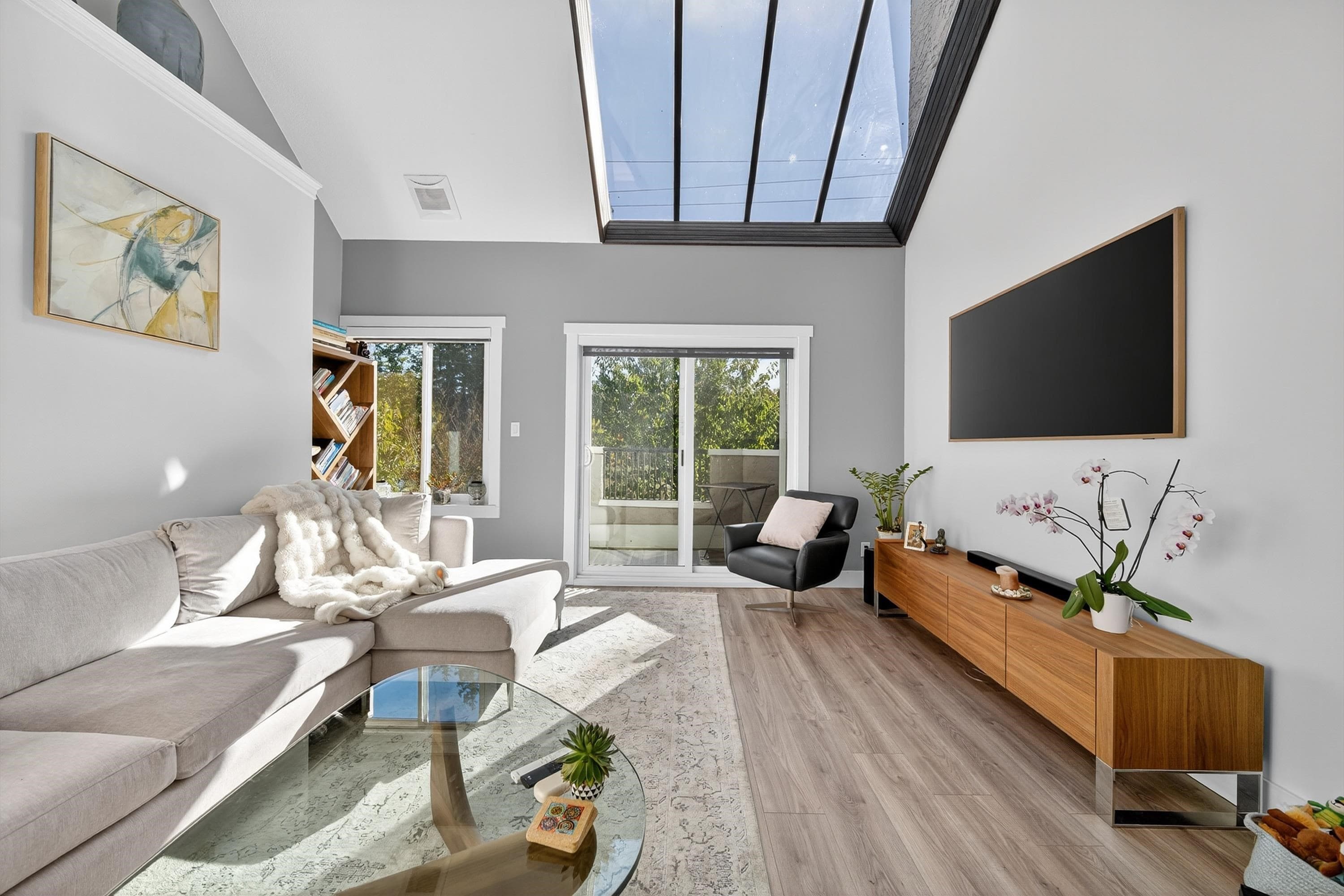 11 - 15971 Marine Drive, White Rock