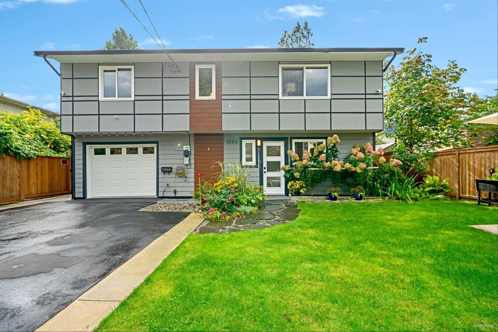 1564 Coquitlam Avenue, Port Coquitlam