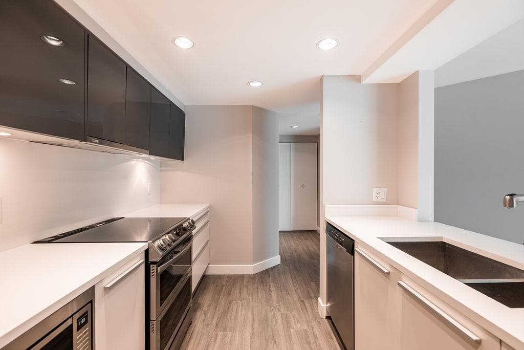 202 - 1323 Homer Street, Vancouver, V6B 5T1 — photo 3