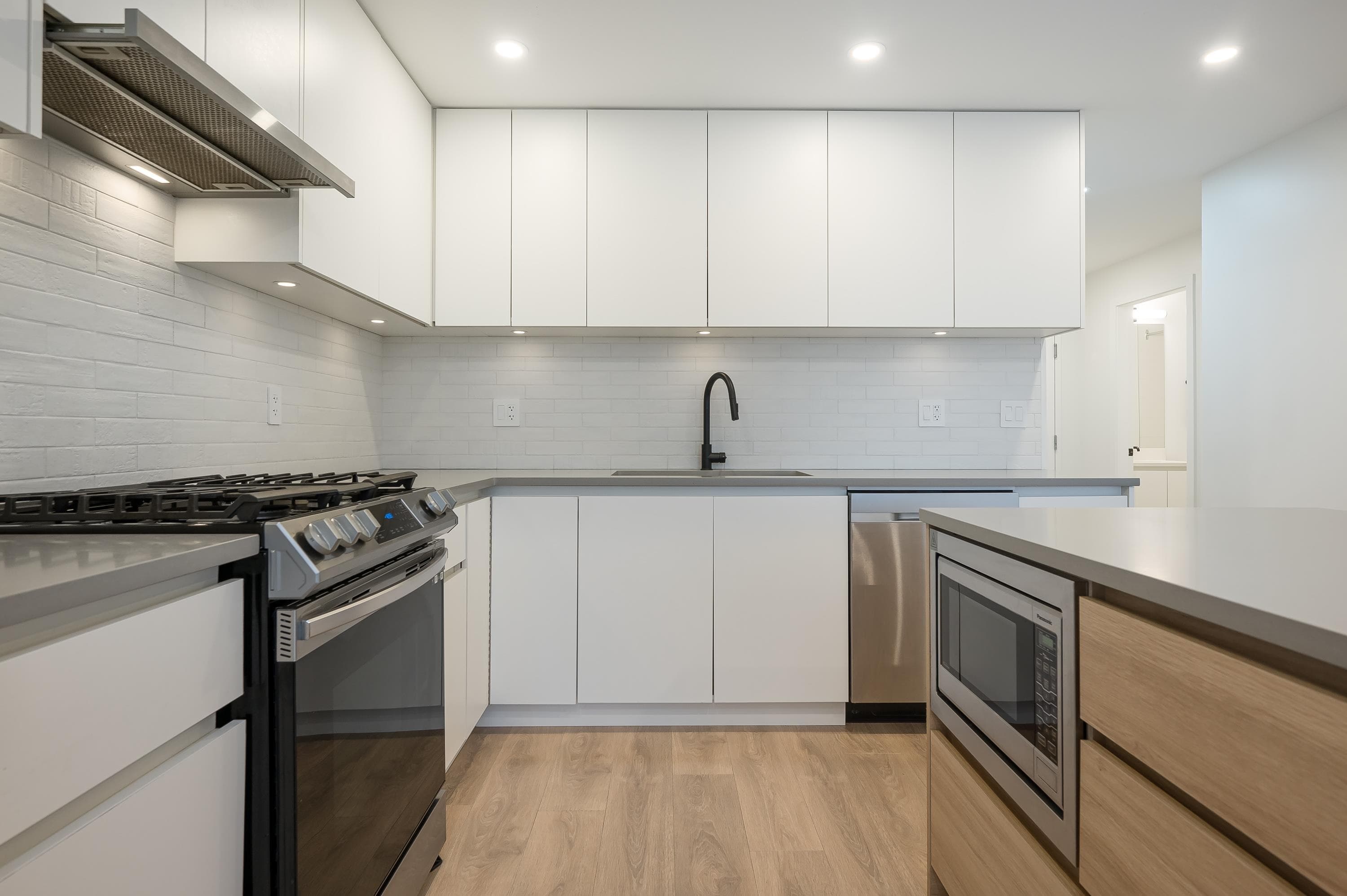 311 - 8496 120 Street, Surrey, V3W 3N5 — photo 4