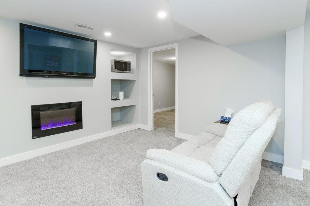 12060 208 Street, Maple Ridge, V2X 4W8 — photo 2