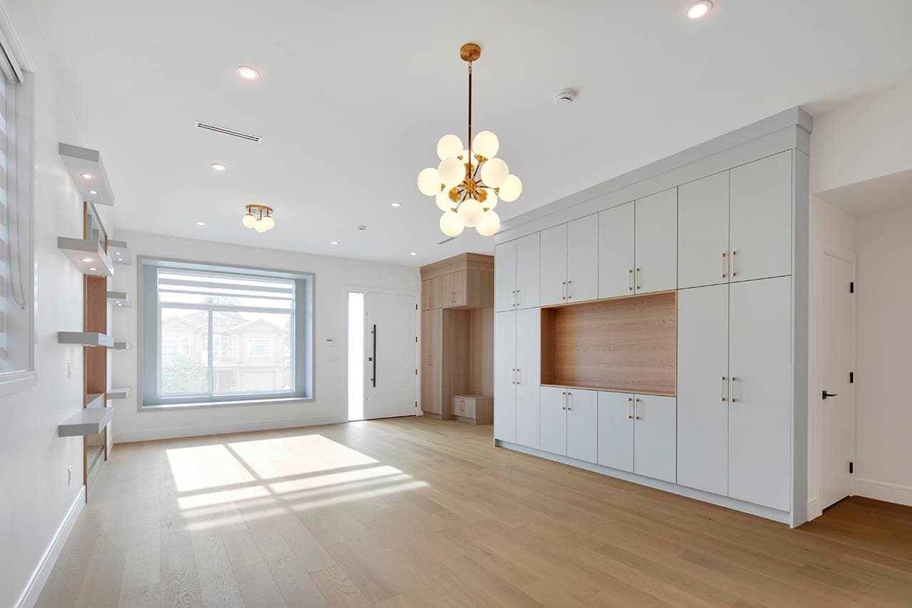 7815 18th Avenue, Burnaby, V3N 1J5 — photo 4