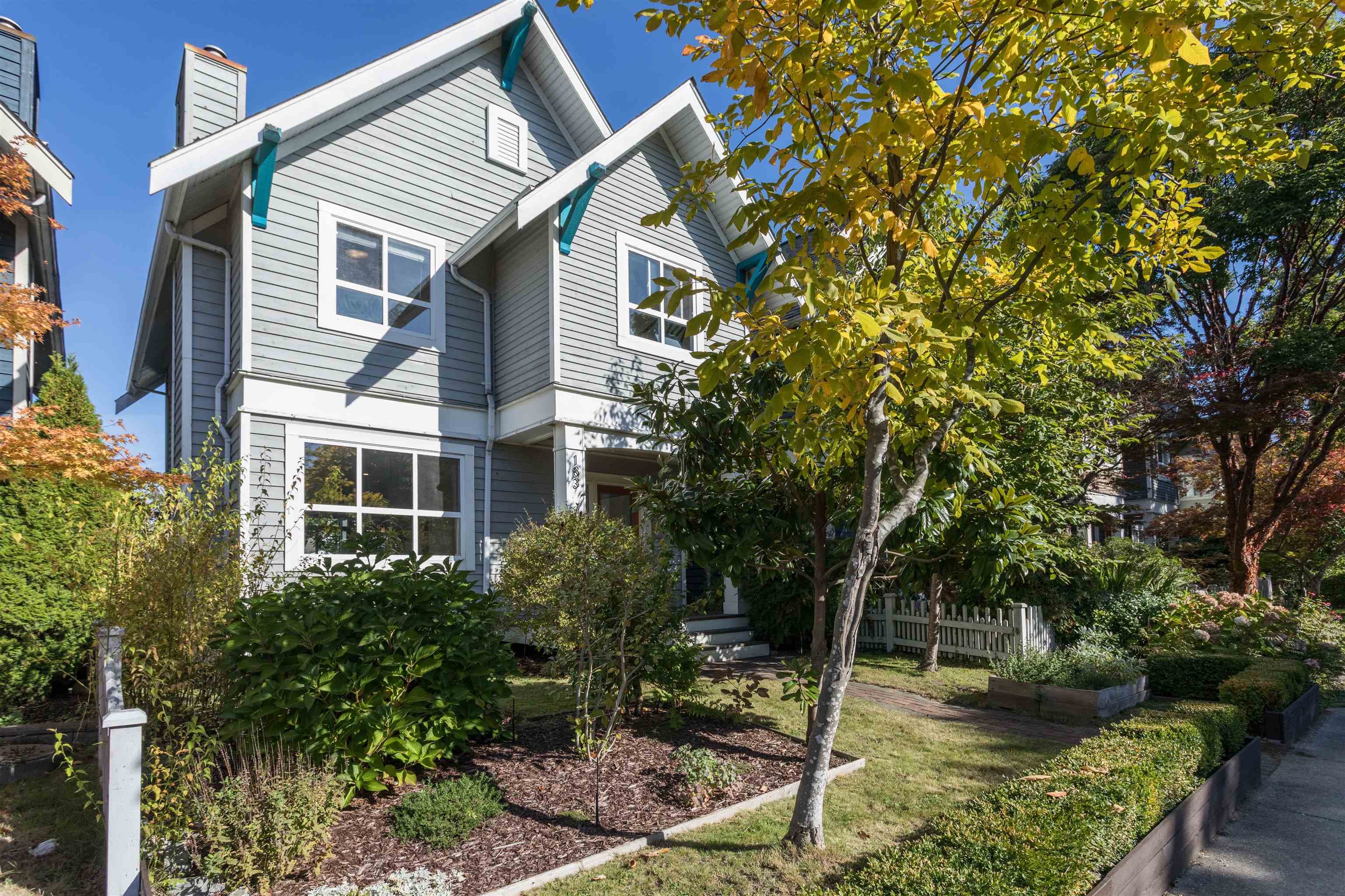 183 Star Crescent, New Westminster, V3M 6X6 — photo 2