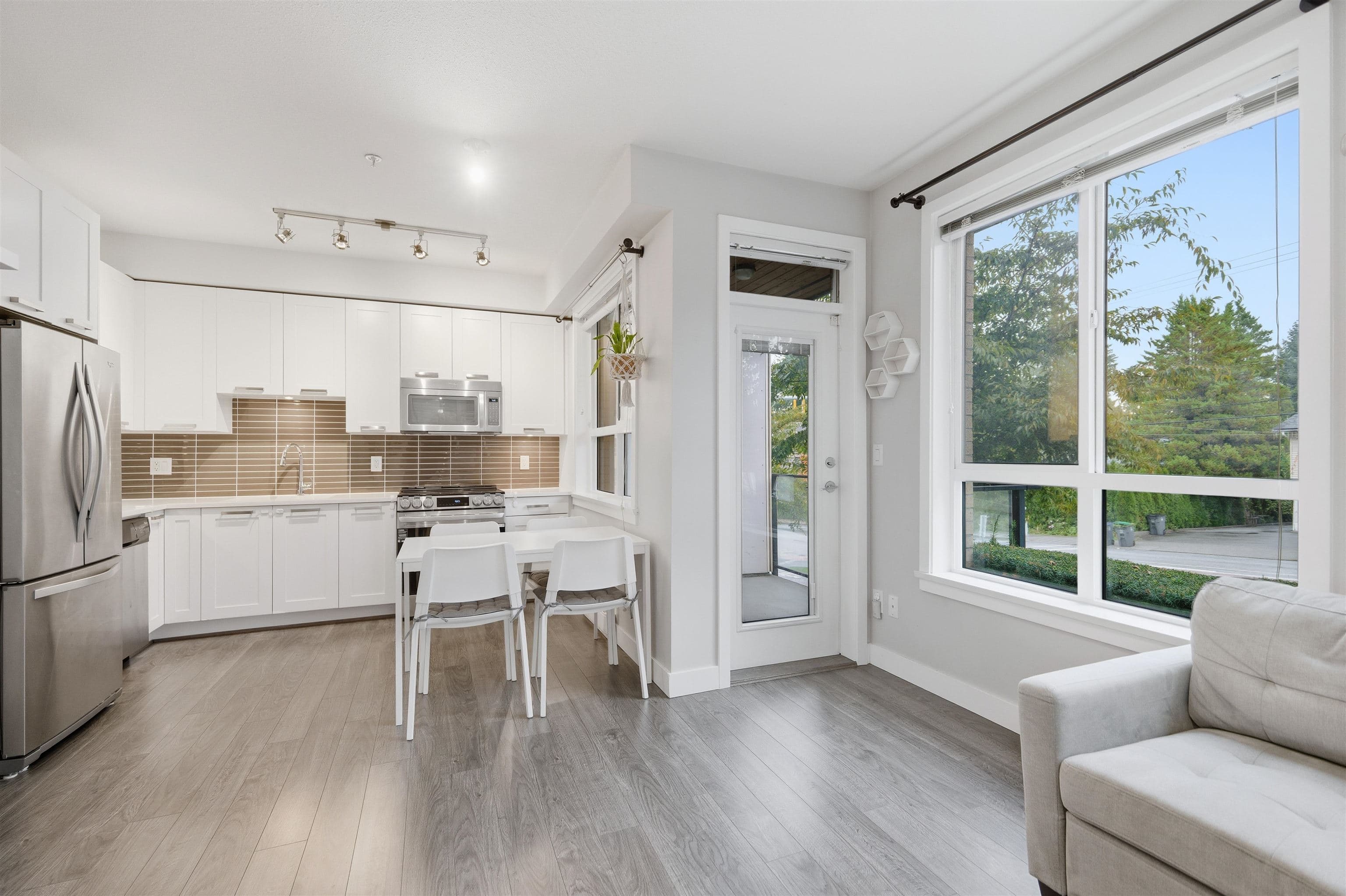 206 - 15388 105 Avenue, Surrey