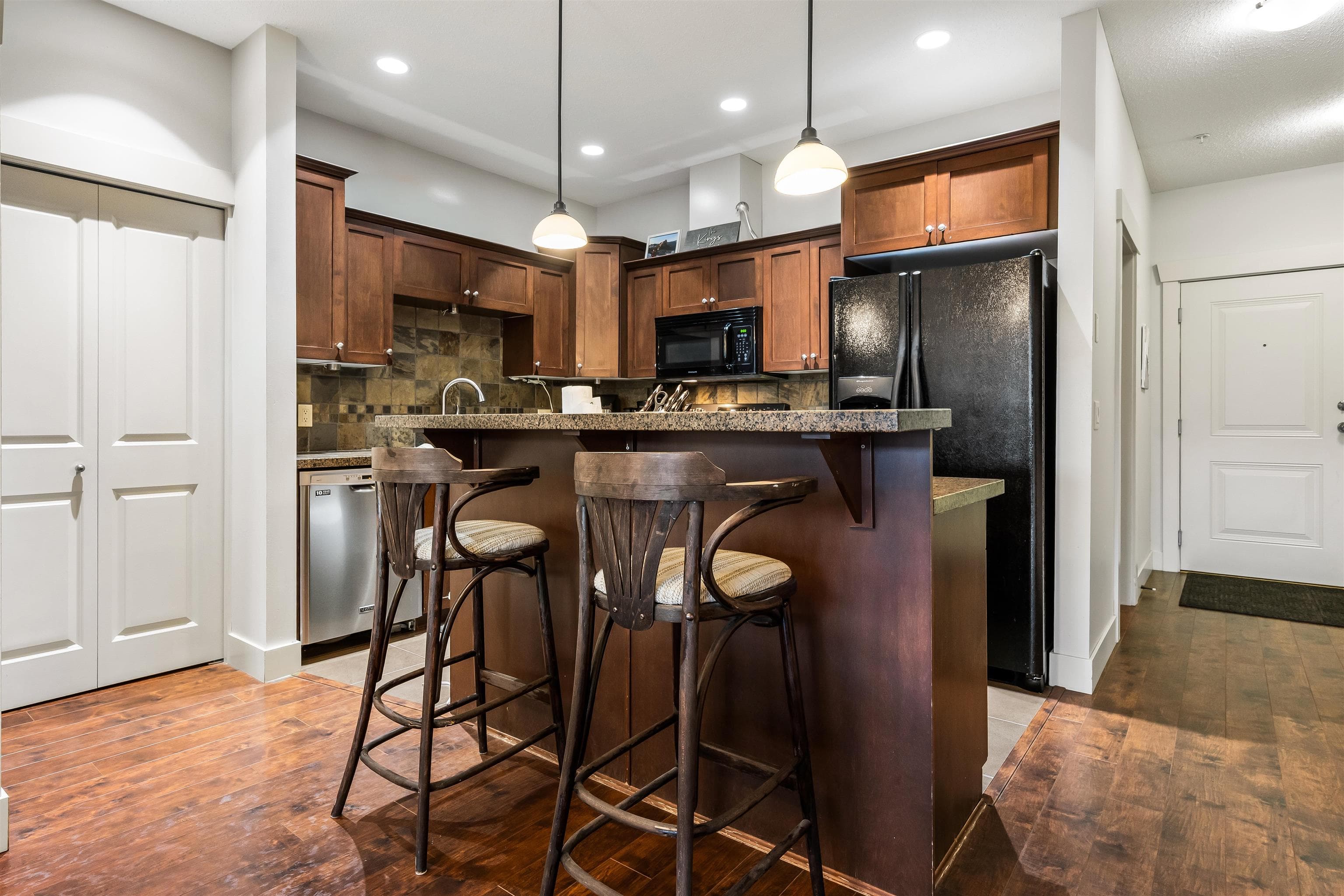 303 - 45615 Brett Avenue, Chilliwack, V2P 1P1 — photo 2