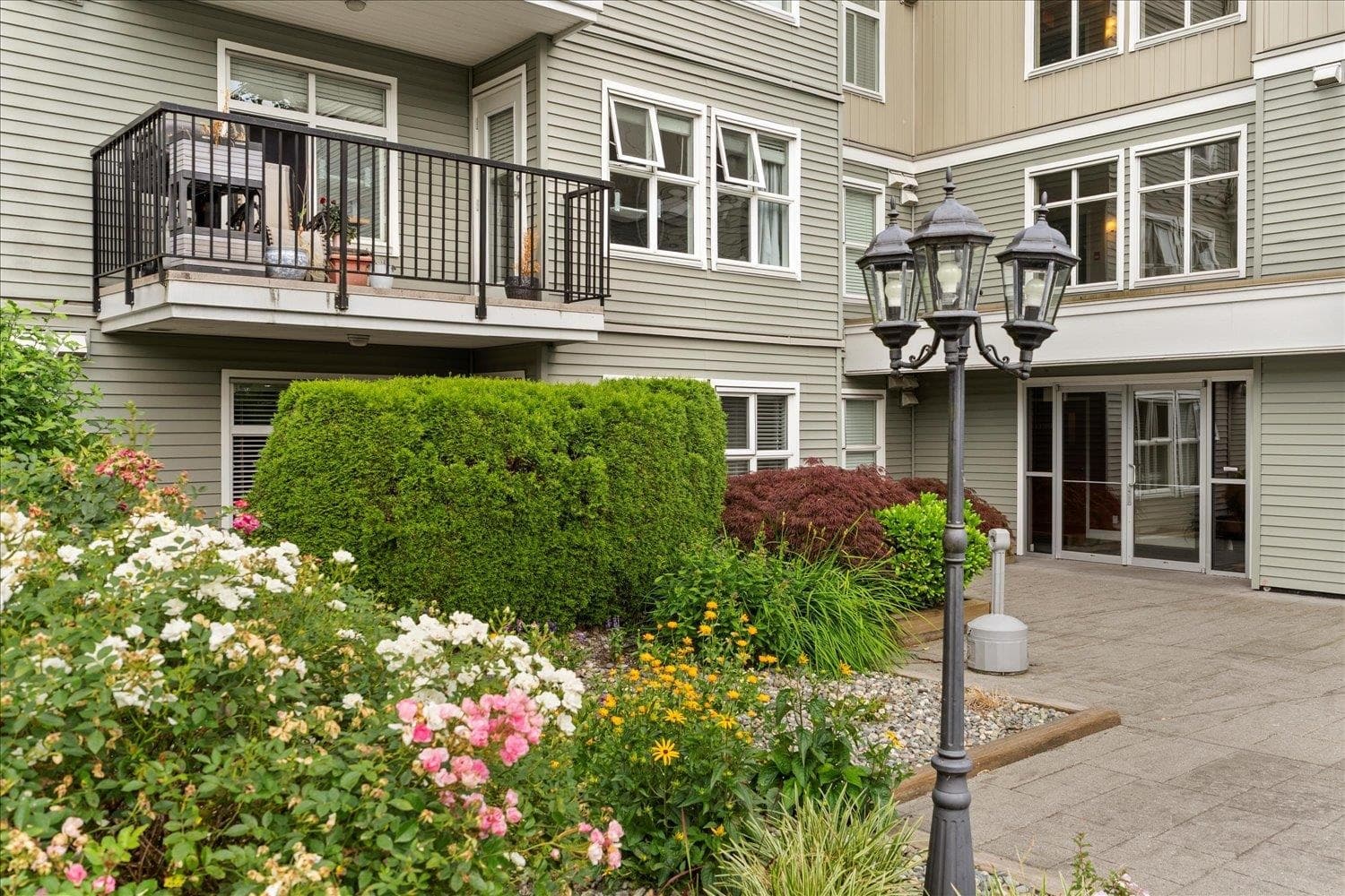 411 - 33255 Old Yale Road, Abbotsford, V2S 8R2 — photo 2
