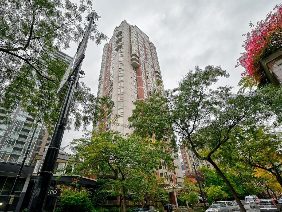 601 - 867 Hamilton Street, Vancouver, V6B 6B7 — photo 1
