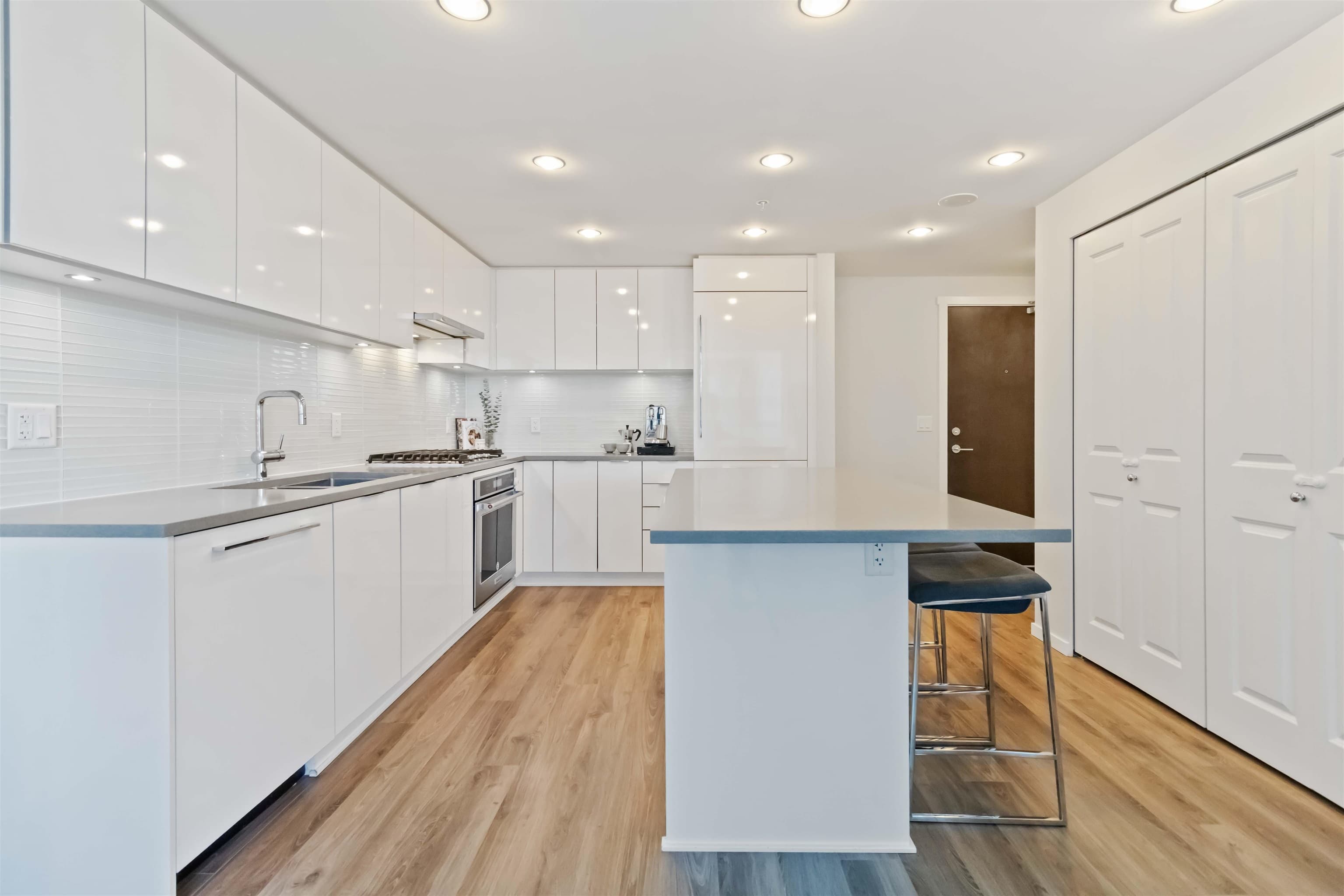 608 - 6638 Dunblane Avenue, Burnaby, V5H 0G8 — photo 3