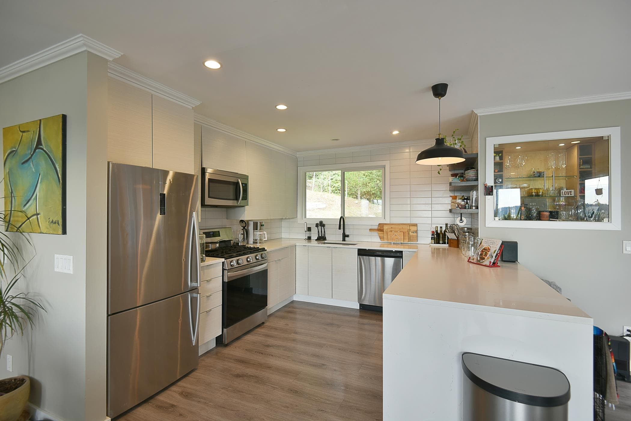 482 Elphinstone Avenue, Gibsons, V0N 1V1 — photo 5