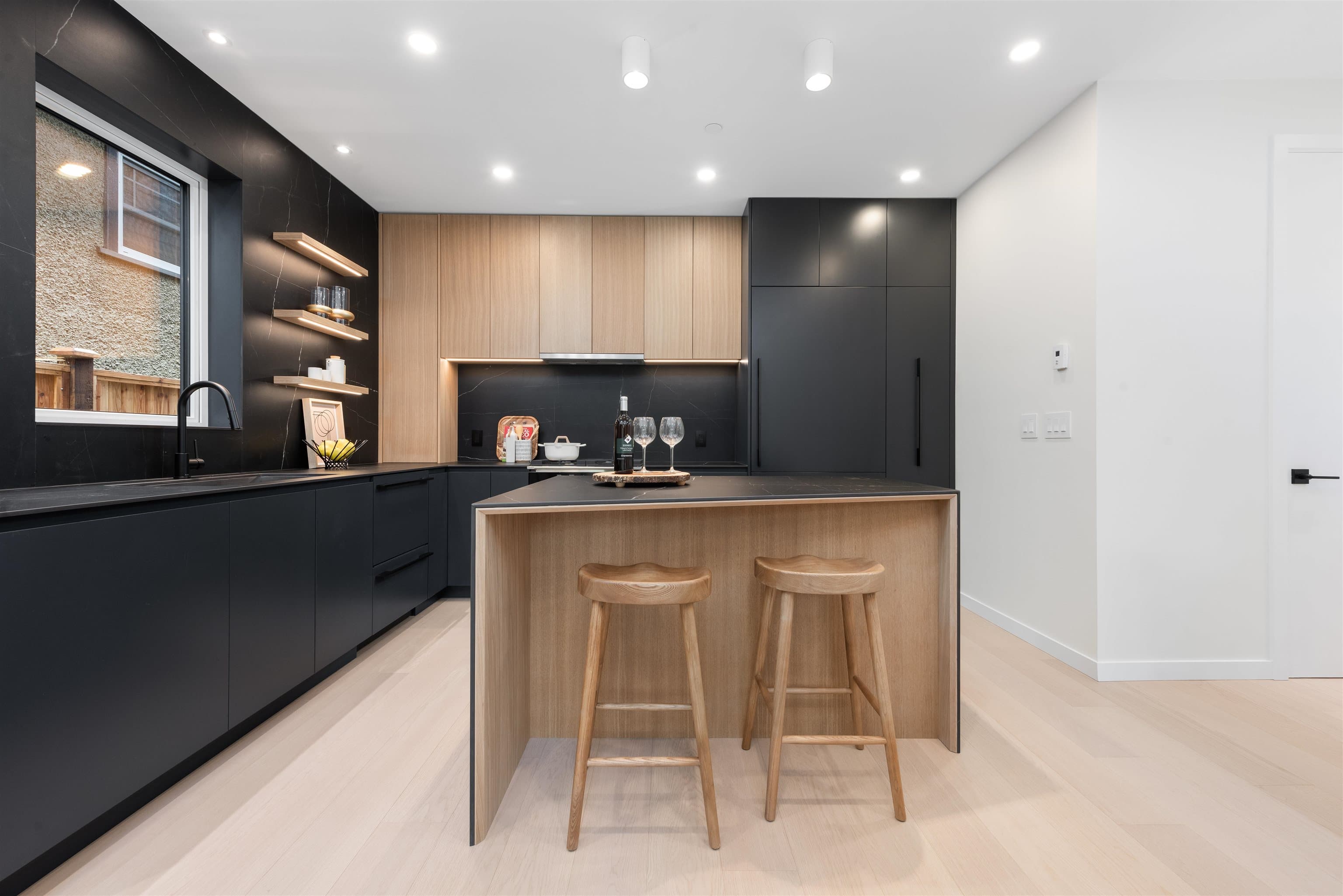 1 - 2764 W 14th Avenue, Vancouver, V6K 2X2 — photo 4