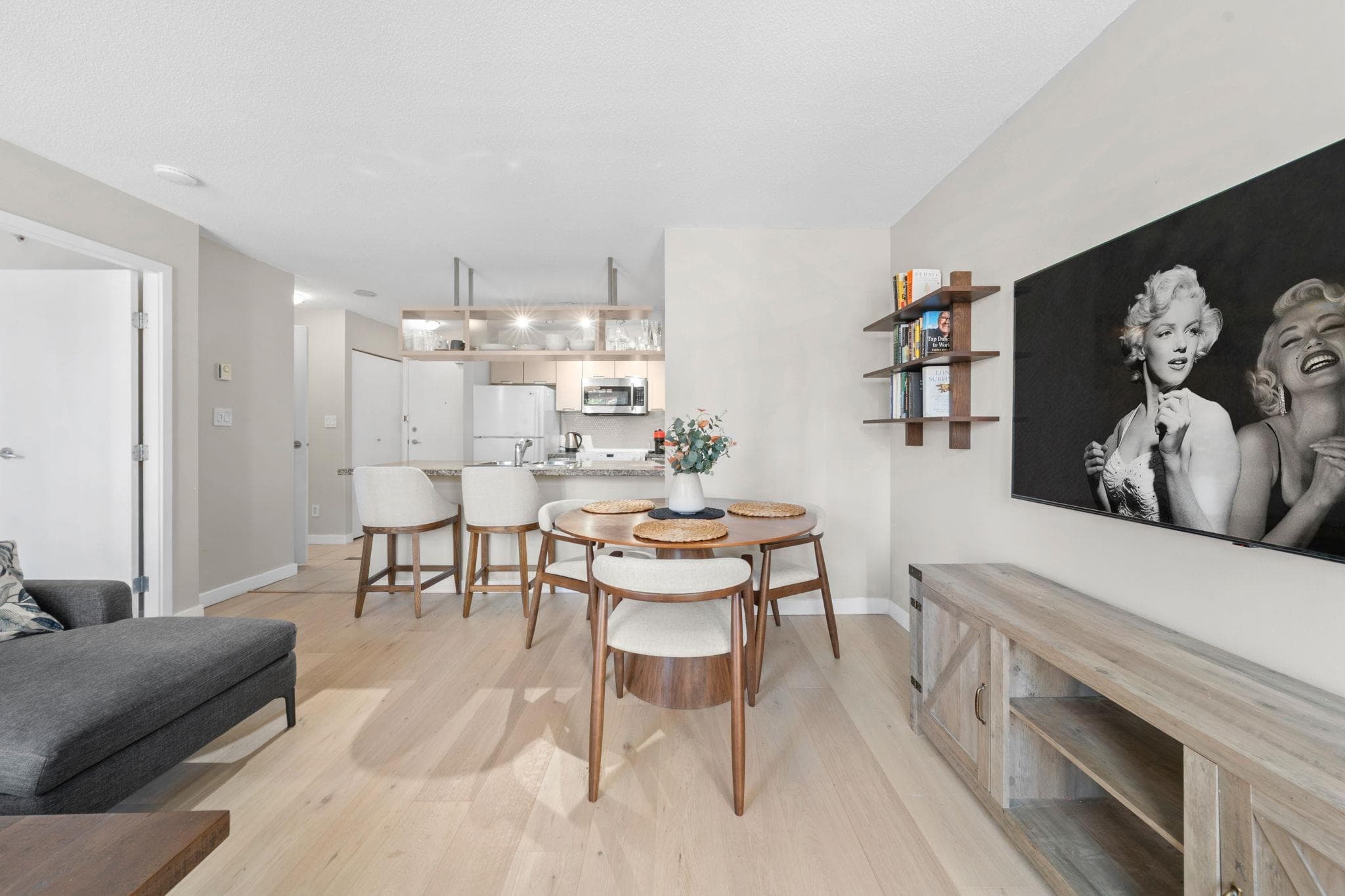 305 - 1082 Seymour Street, Vancouver, V6B 1X9 — photo 3