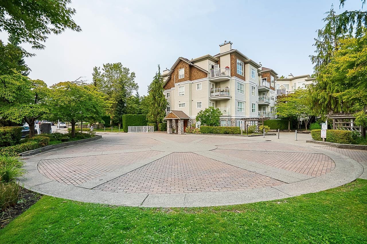 411 - 10188 155 Street, Surrey, V3R 0R6 — photo 5