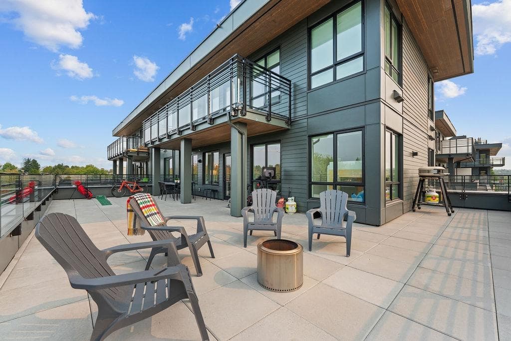 504 - 2450 Garden Drive, Vancouver