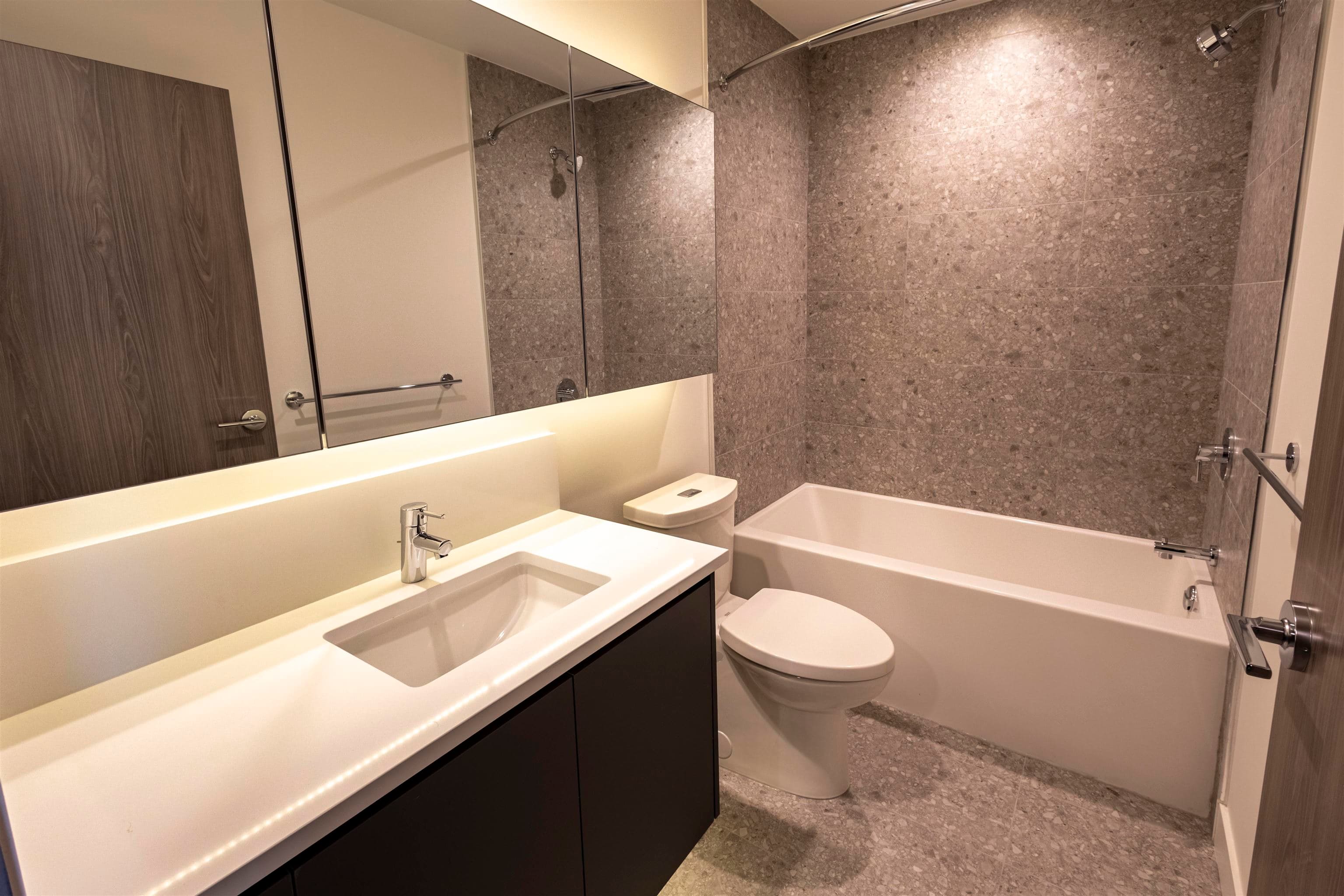 3506 - 10750 135a Street, Surrey, V3T 0V4 — photo 4