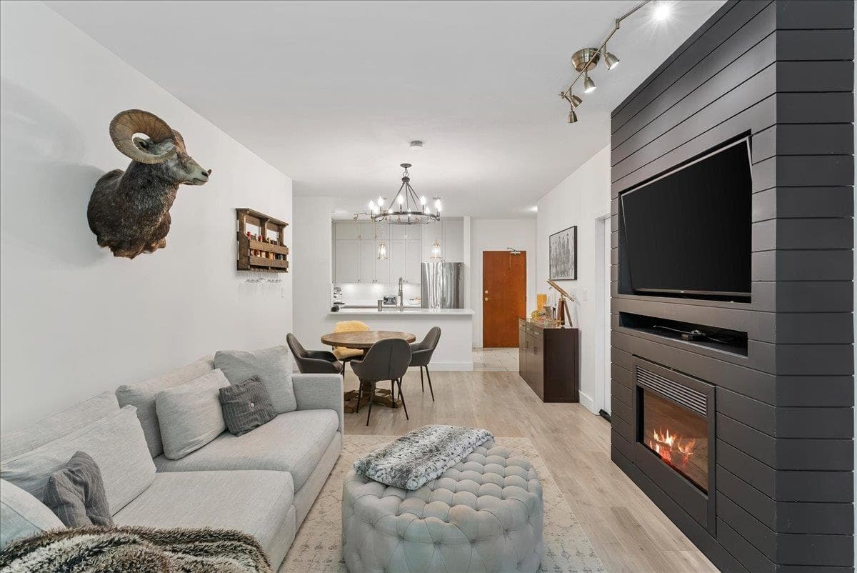 106 - 200 Capilano Road, Port Moody, V3H 5N1 — photo 3